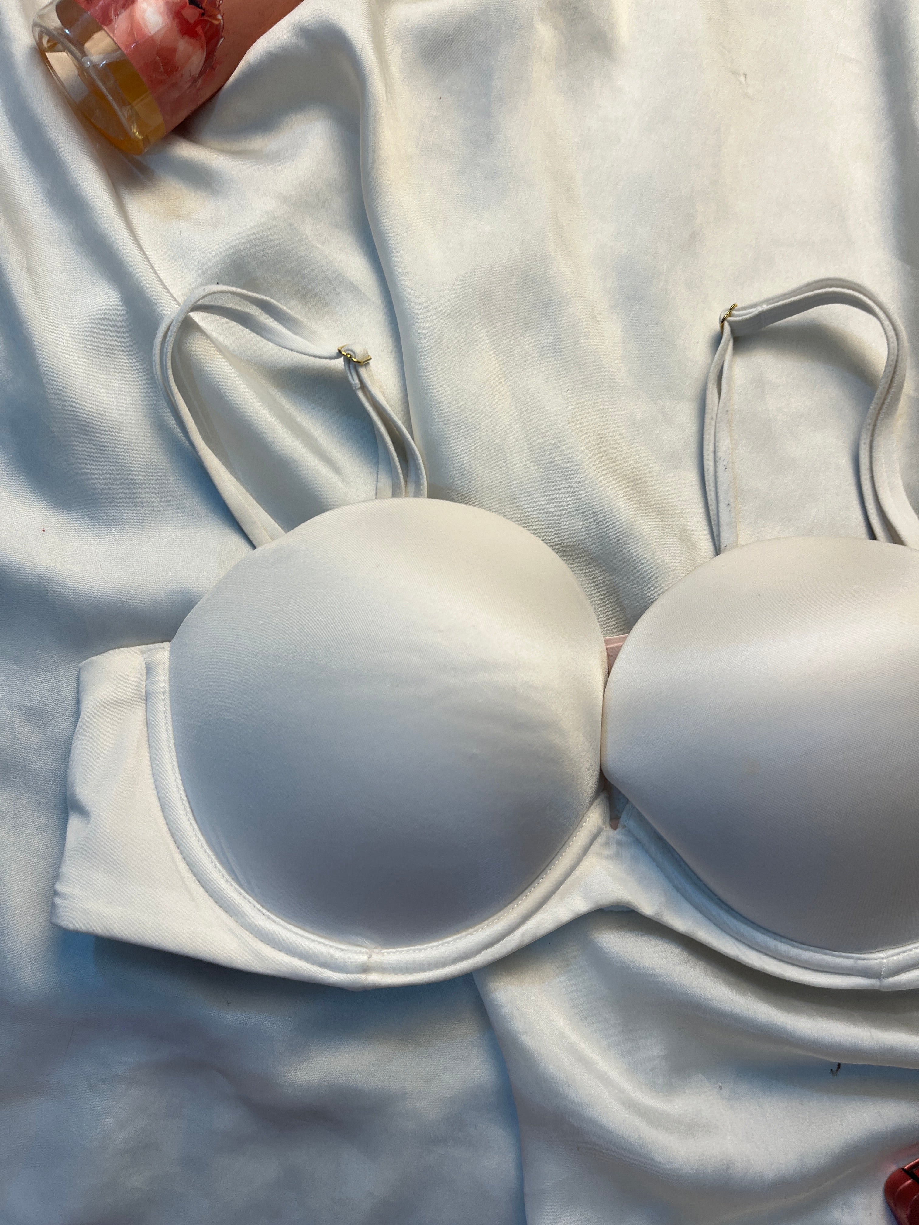 Victoria secret pushup plunge bra size : 36C/34D