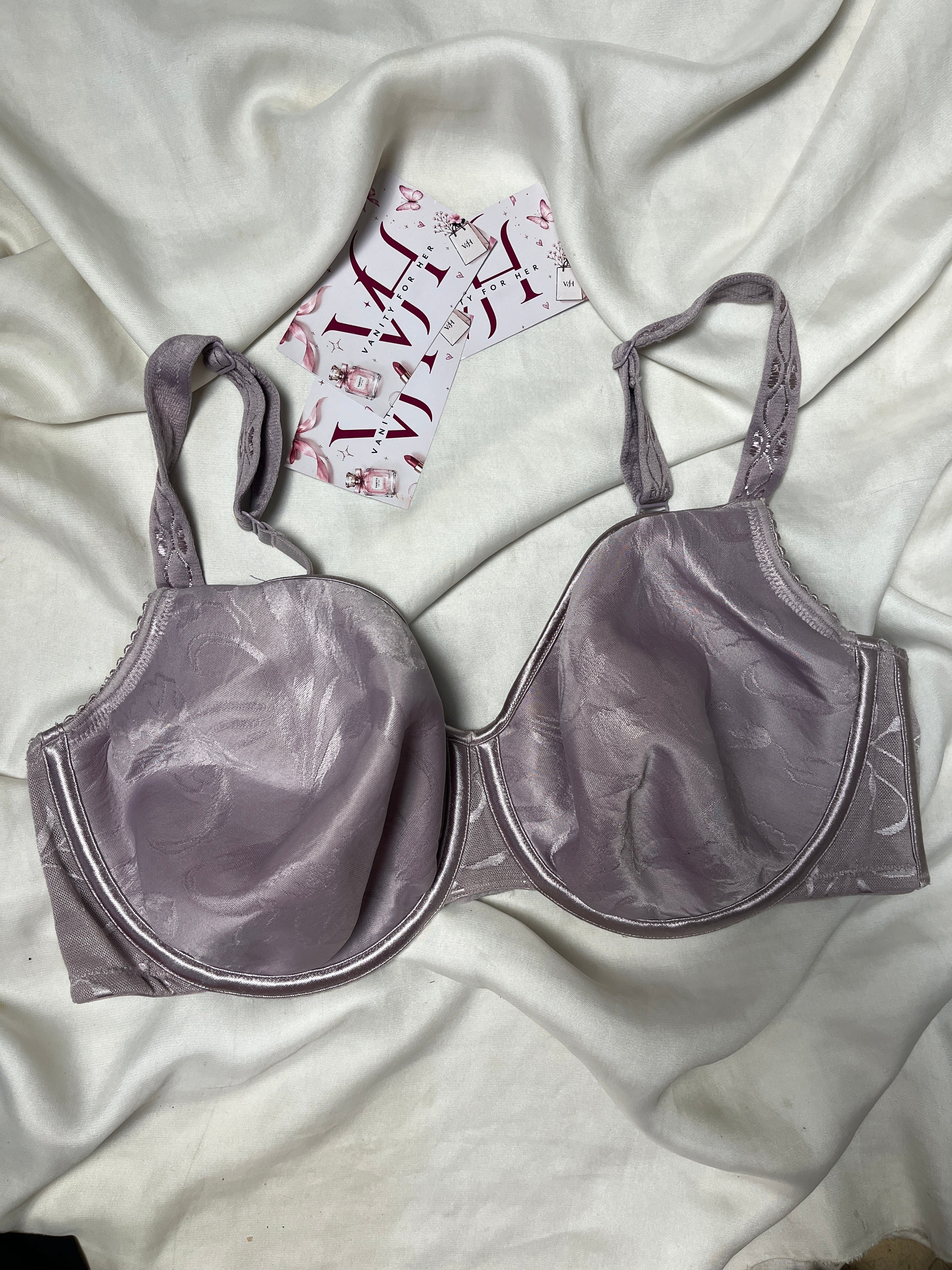 Fareyform tshirt 38E bra