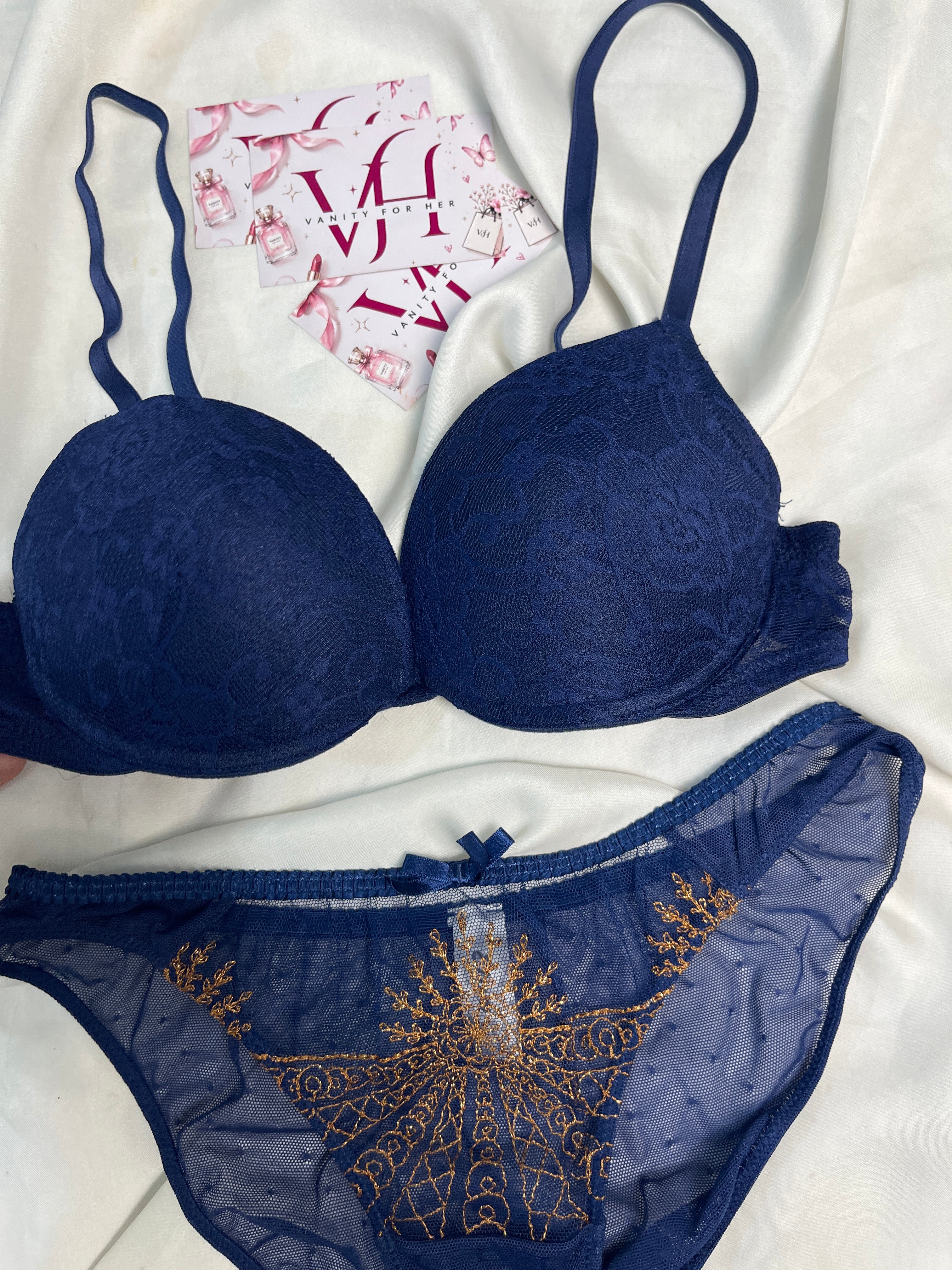 Pushup pair size : 34B with embroidered see through panty