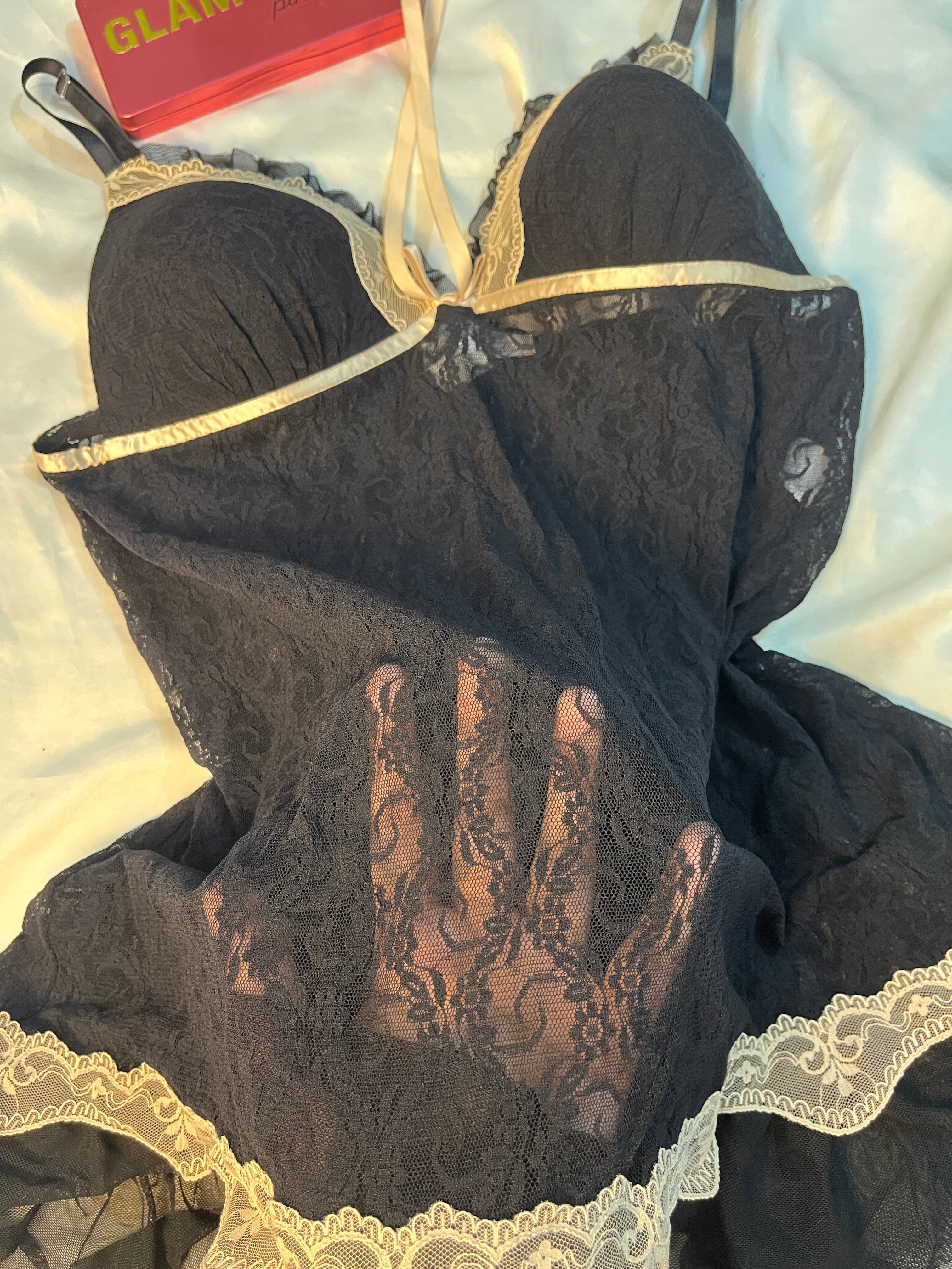 Cinea Donentella Wireless see through lingerie size : large