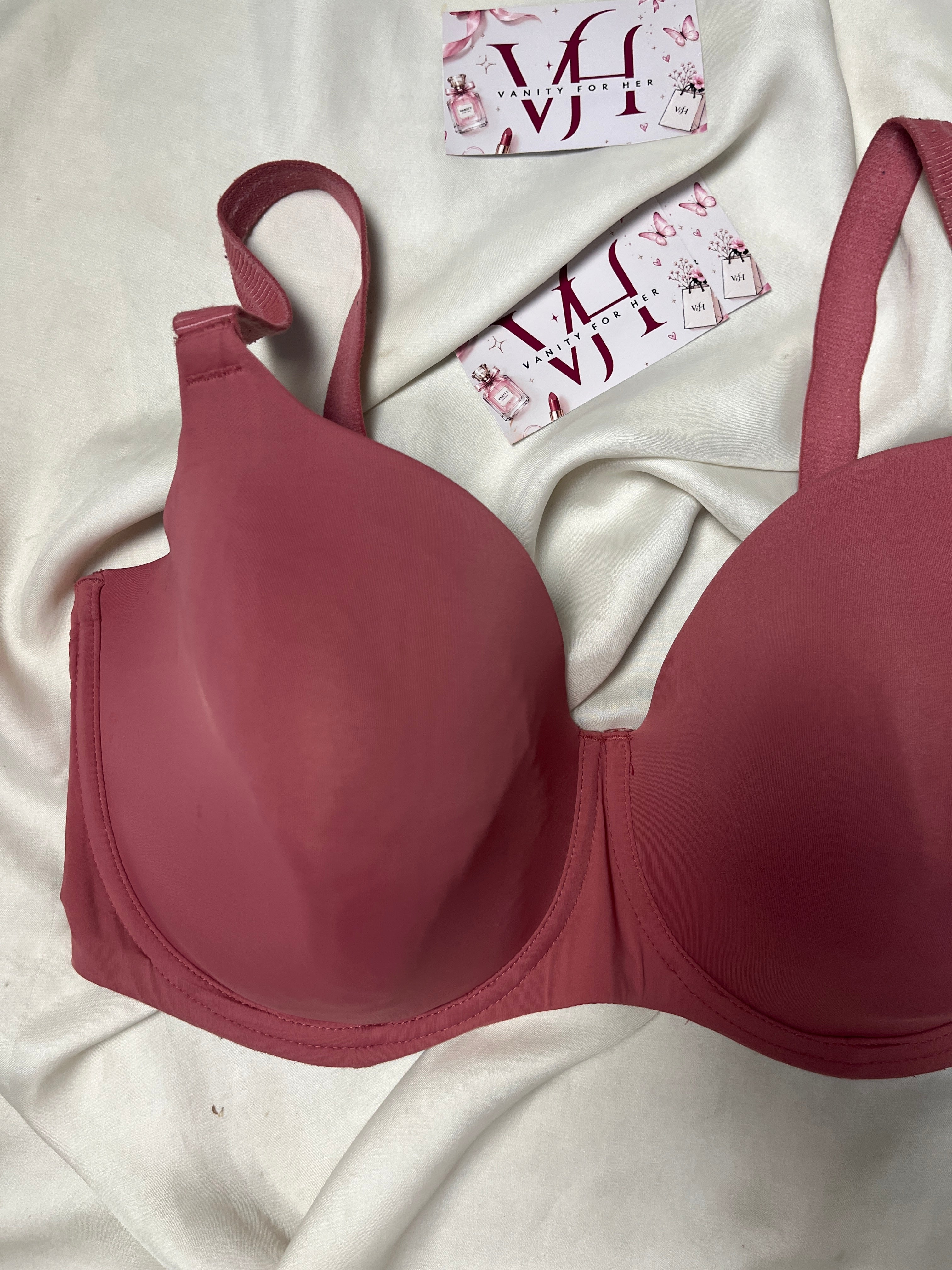 BE tshirt 36F bra