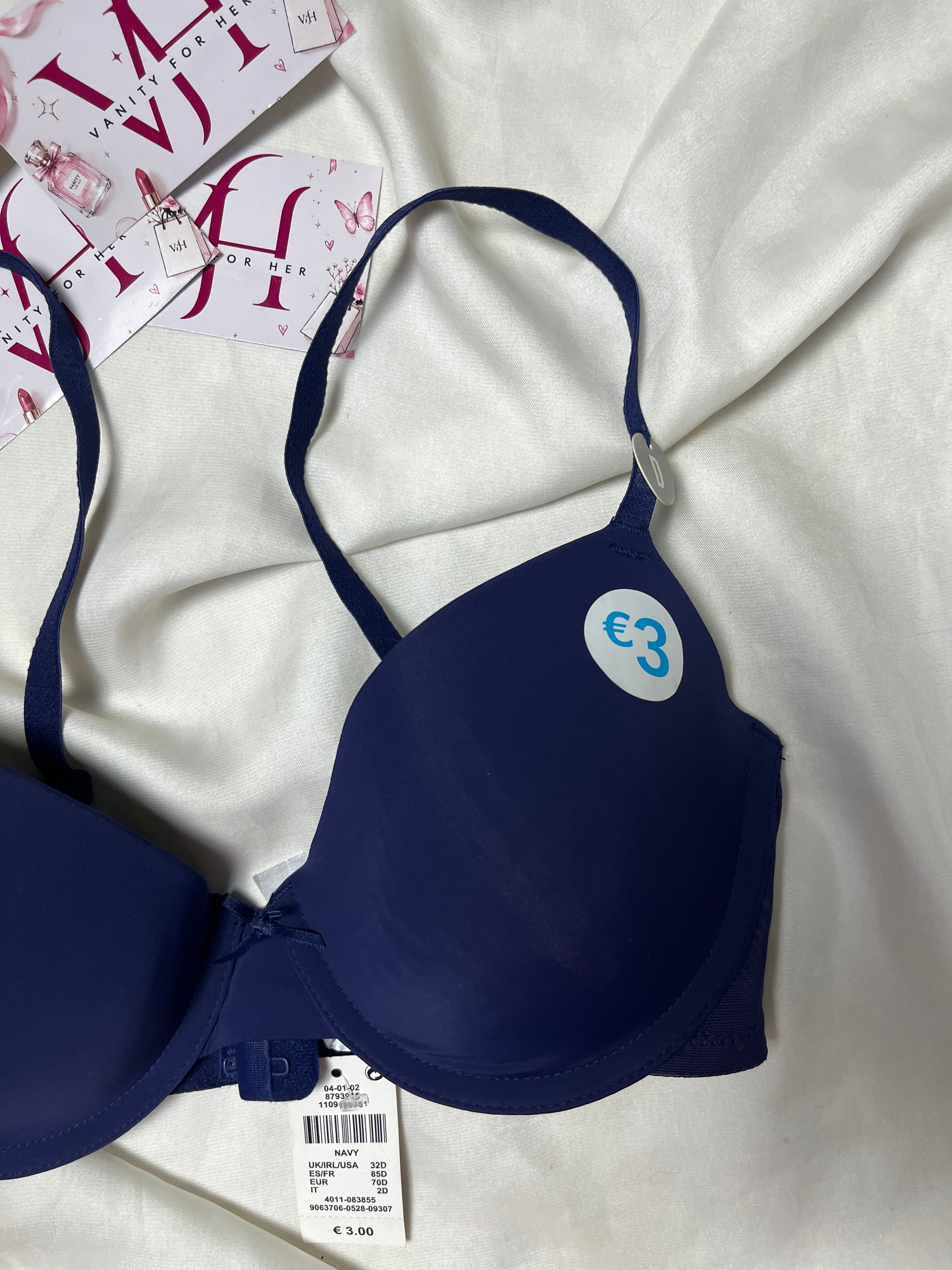 Primark tagged tshirt 32D bra