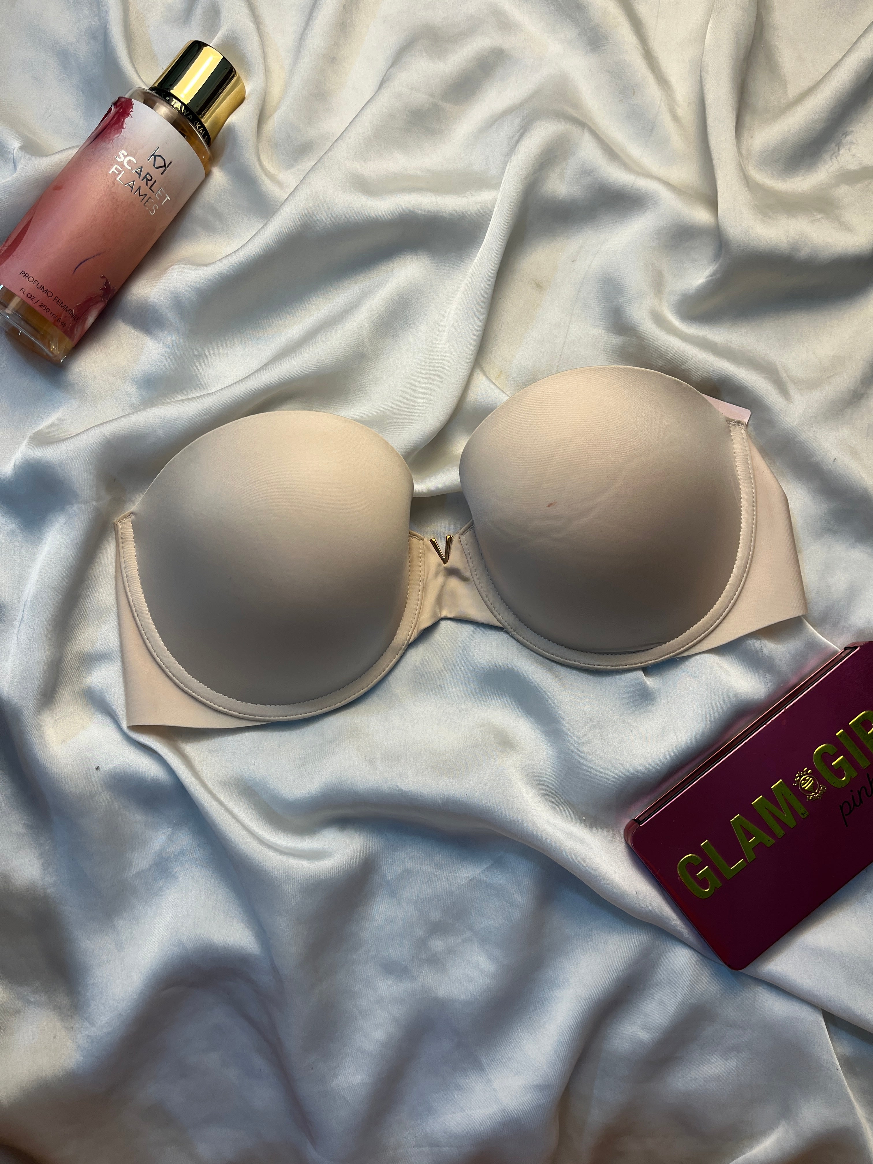Tagged Victoria secret Strapless bra size : 32DD