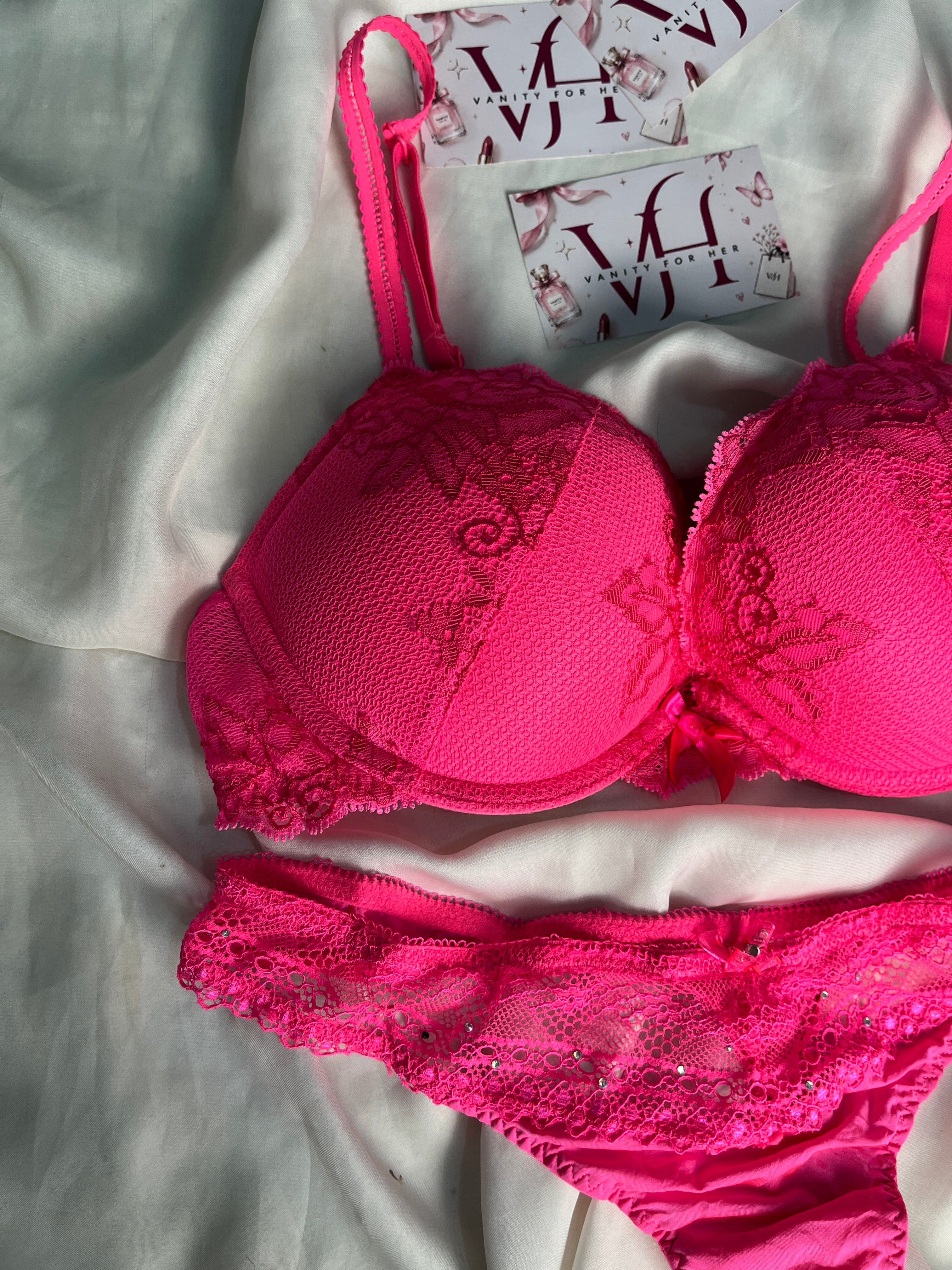 Lasenza pushup pair size : 34B
