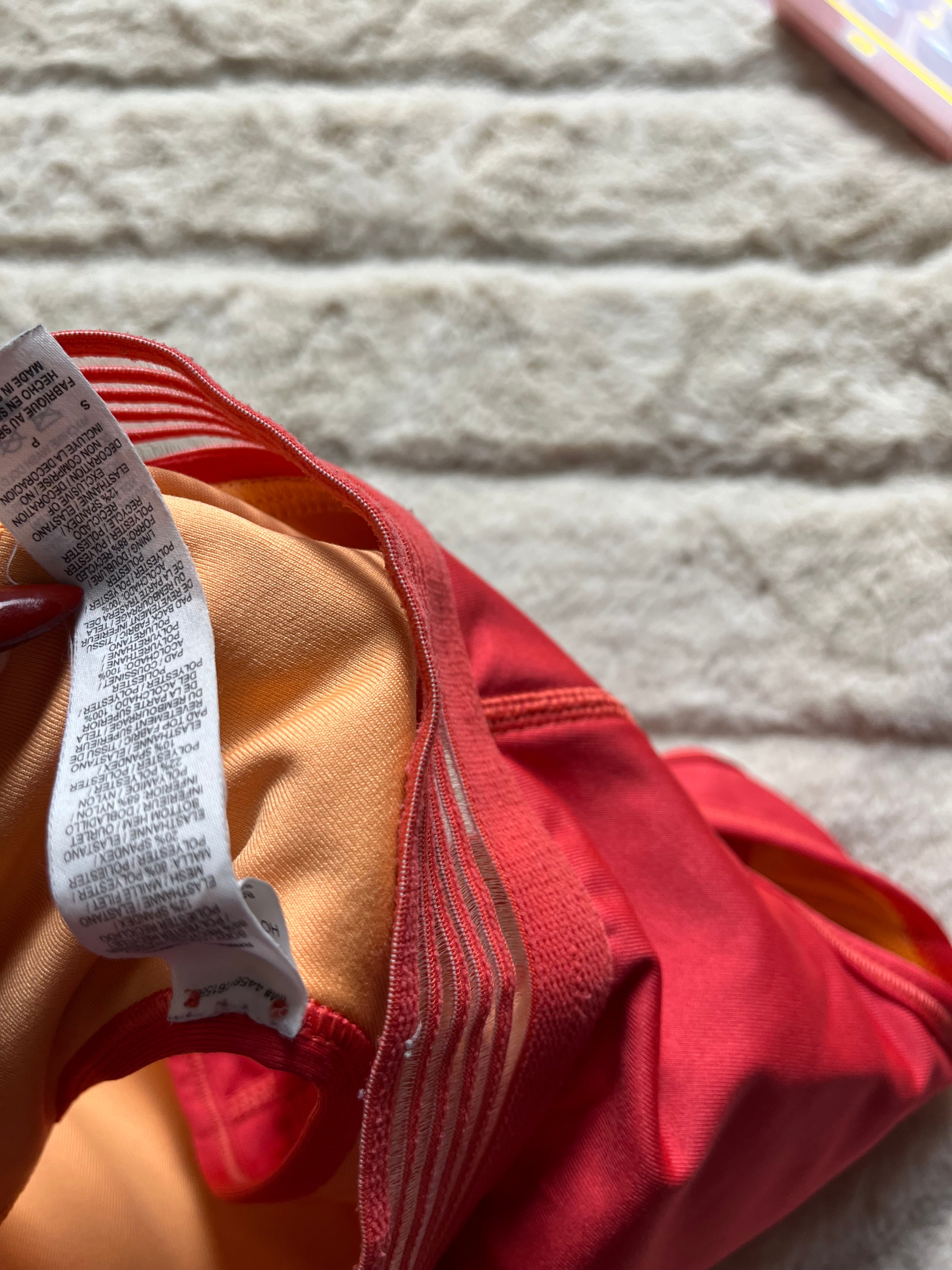 Nike removable pads medium sports bra
