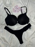Bombshell pair size : 36C with xl thong
