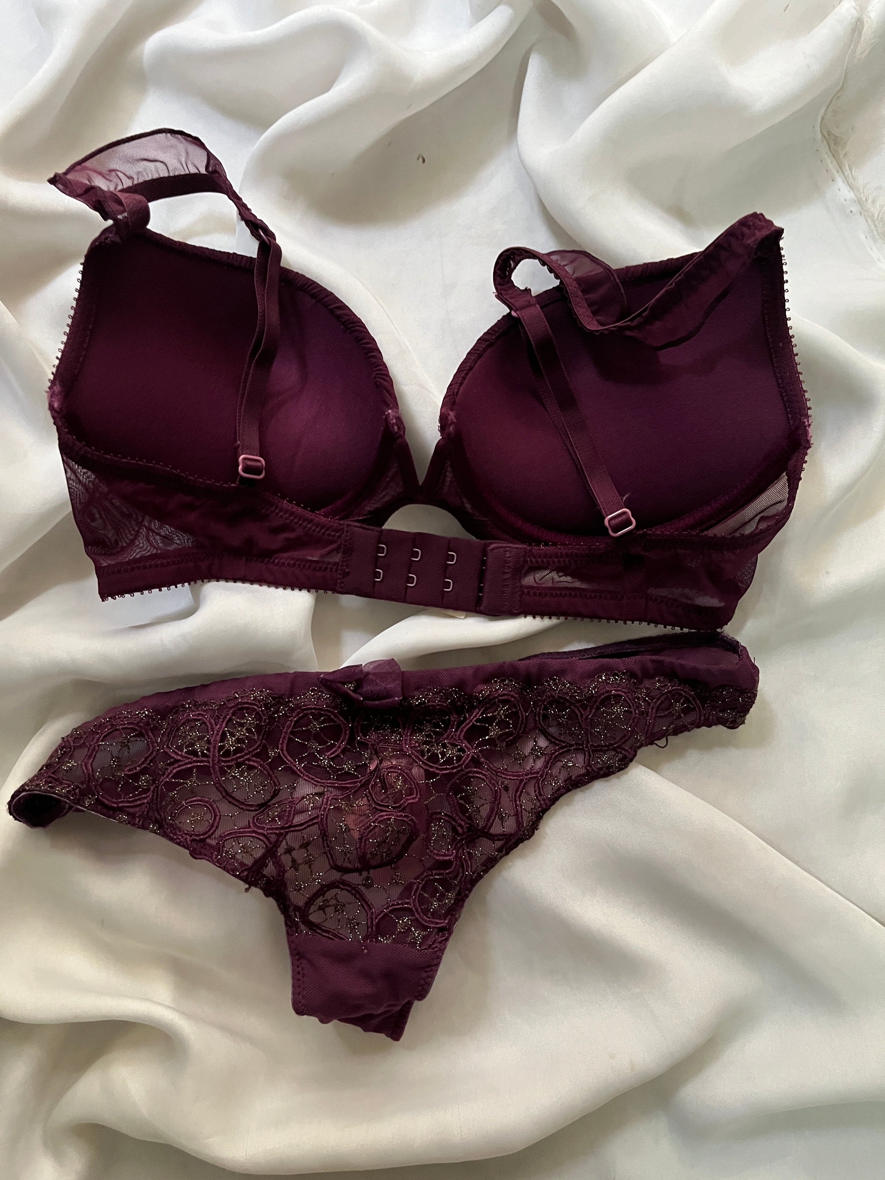 Pushup women’s secret bra size : 32B with small thong