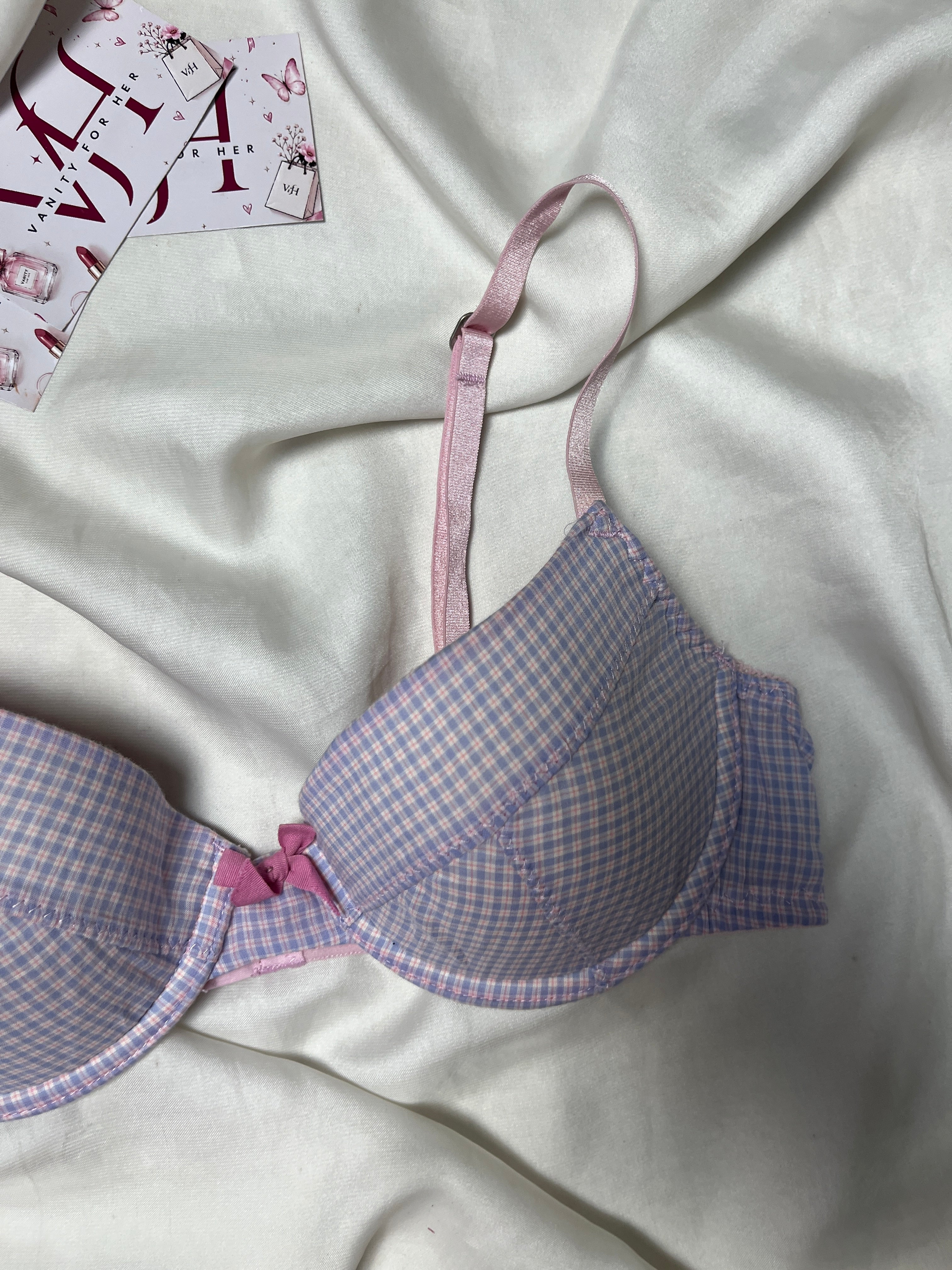 Oysho tshirt 34B bra