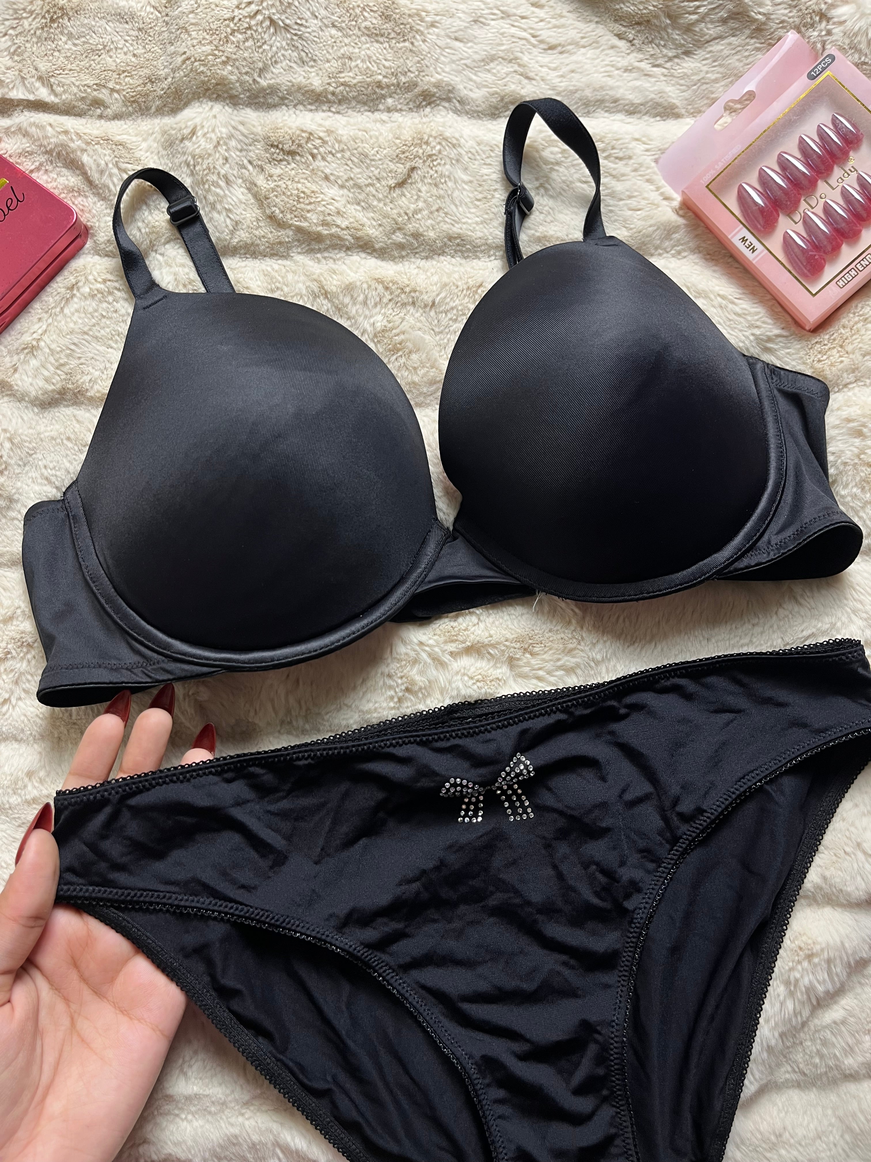 Victoria secret Medium padded pair