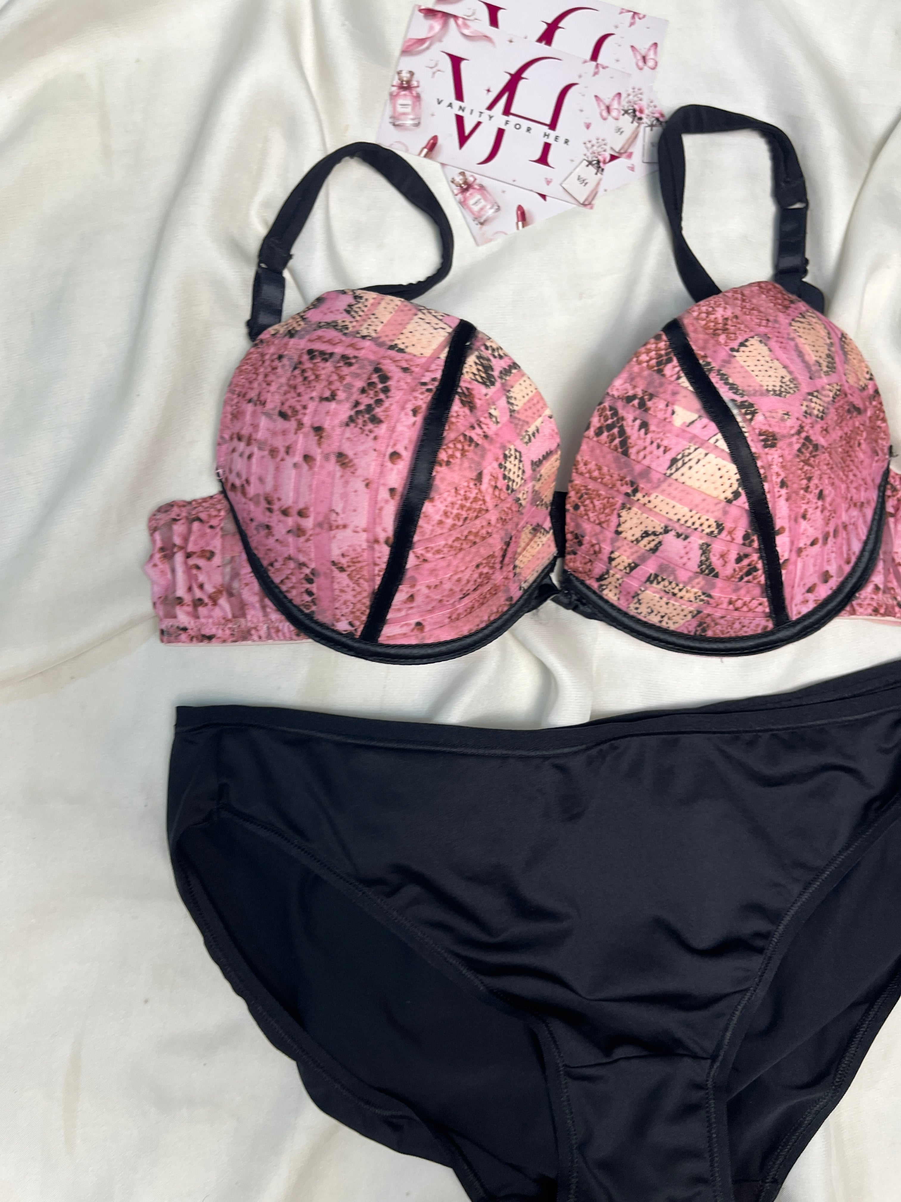 Tshirt bra pair size 34B with medium panty