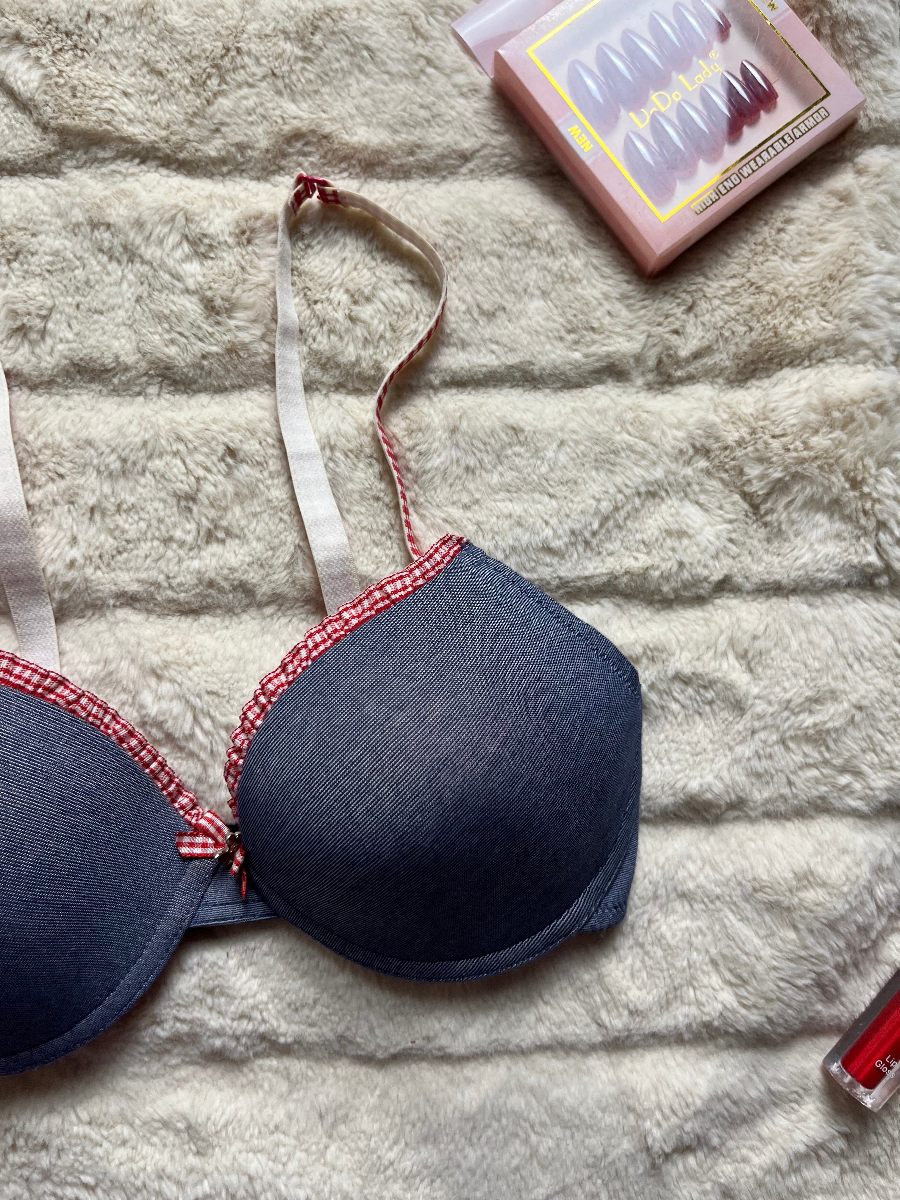 Chic tshirt 30C/32B bra