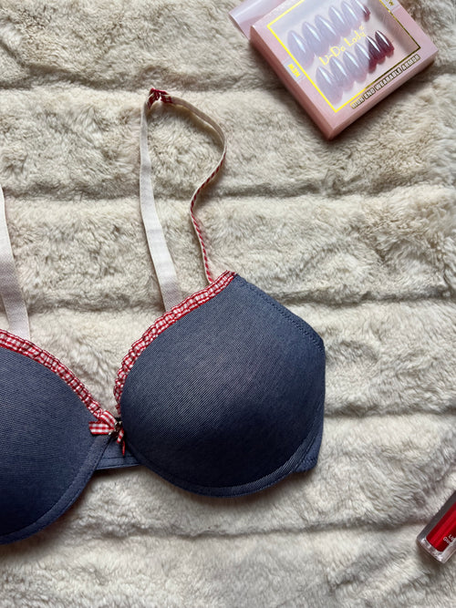 Chic tshirt 30C/32B bra