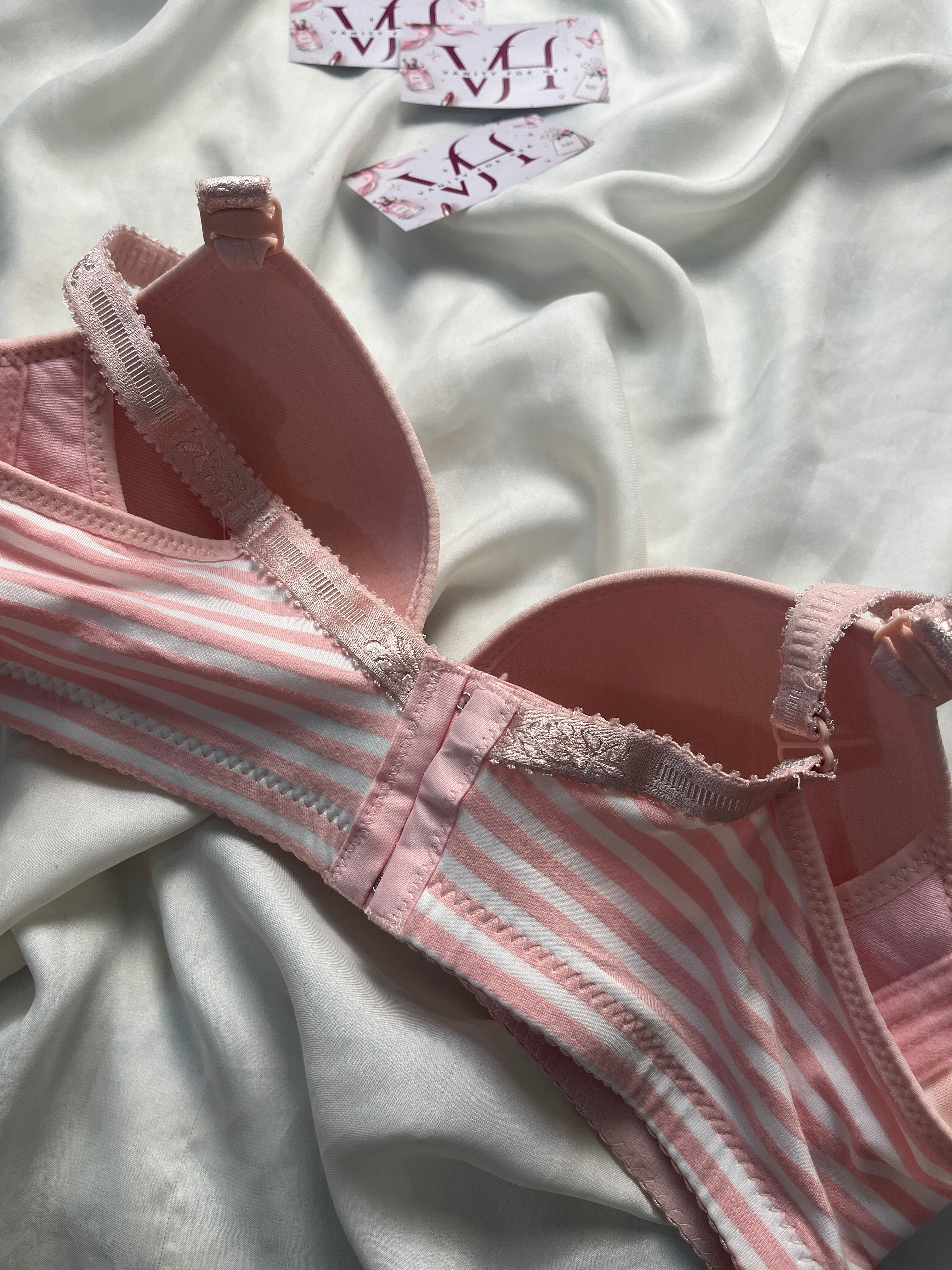 Nursing bra size: medium