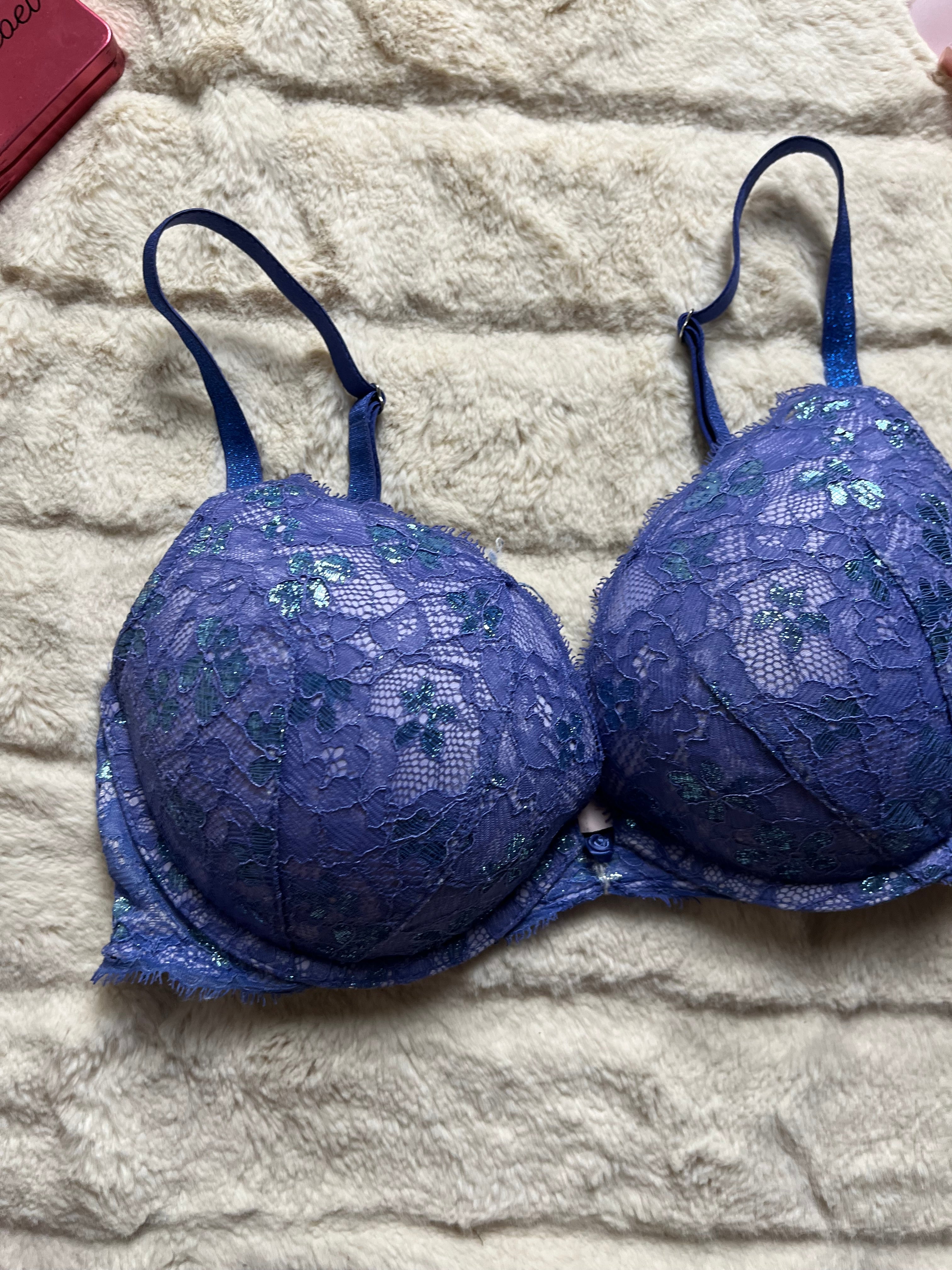 Victoria secret slightly padded 32D fancy bra