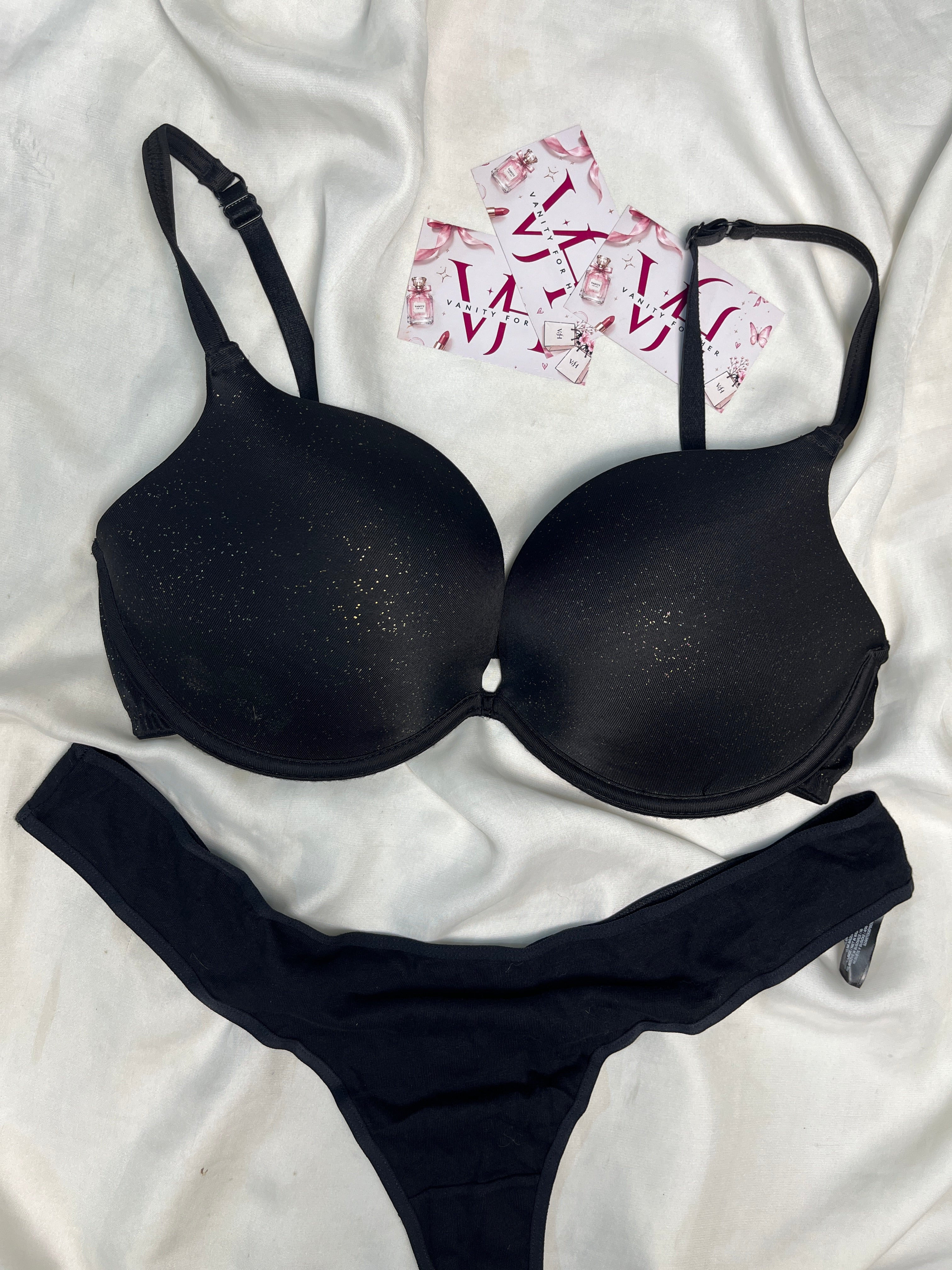 Bombshell pair size : 36C with xl thong
