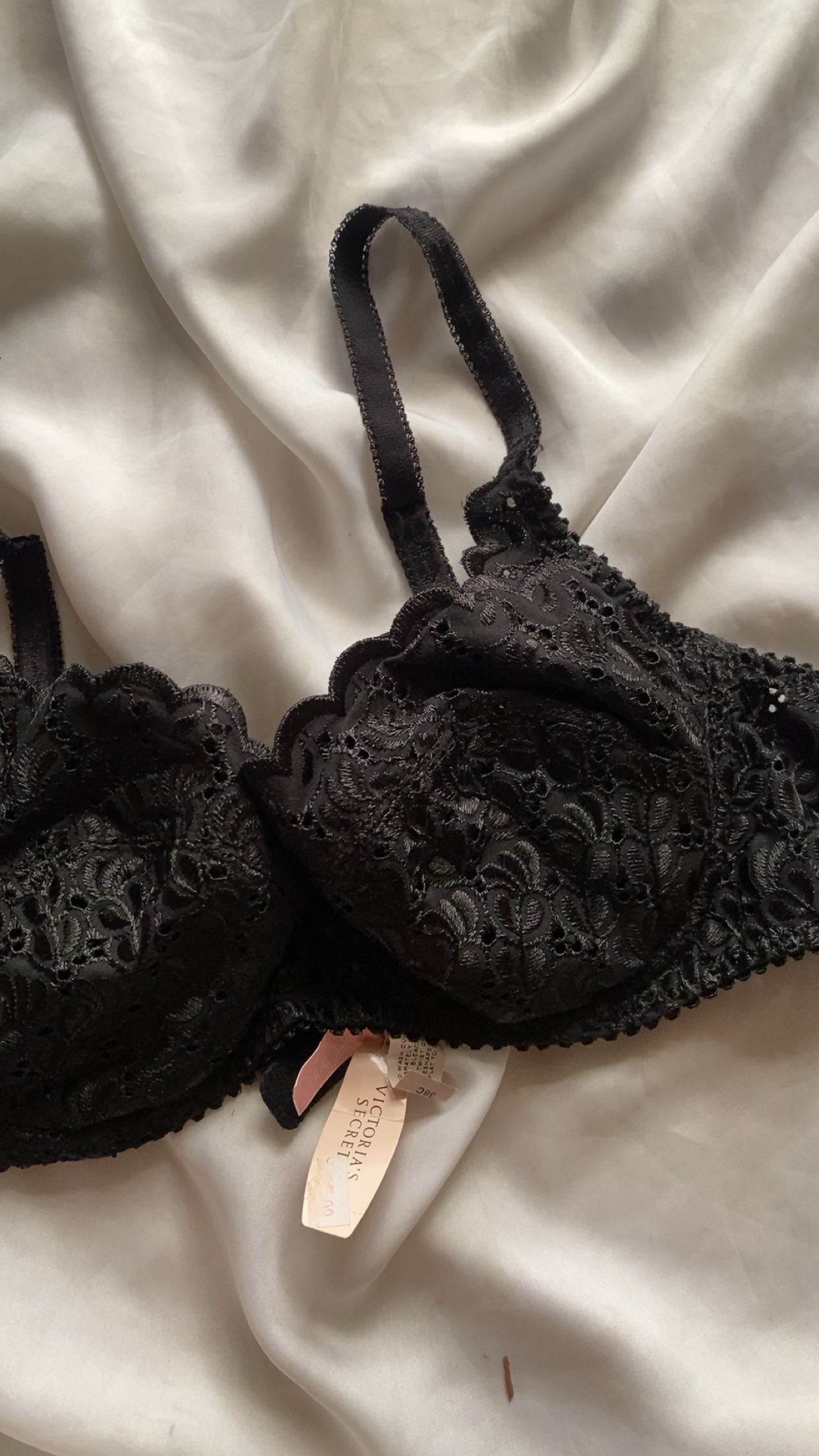 Tagged Victoria secret 38C slightly padded bralette