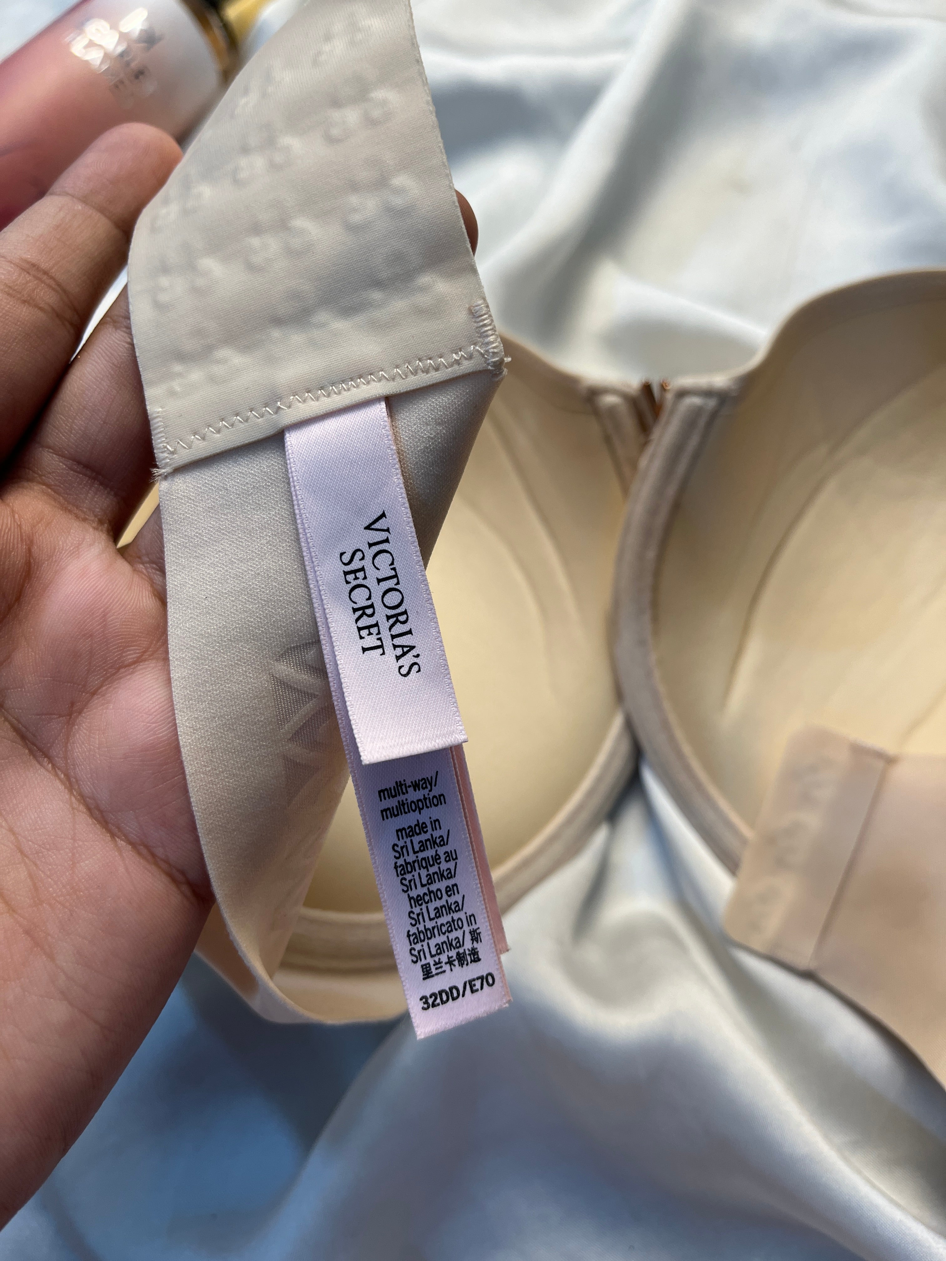 Tagged Victoria secret Strapless bra size : 32DD
