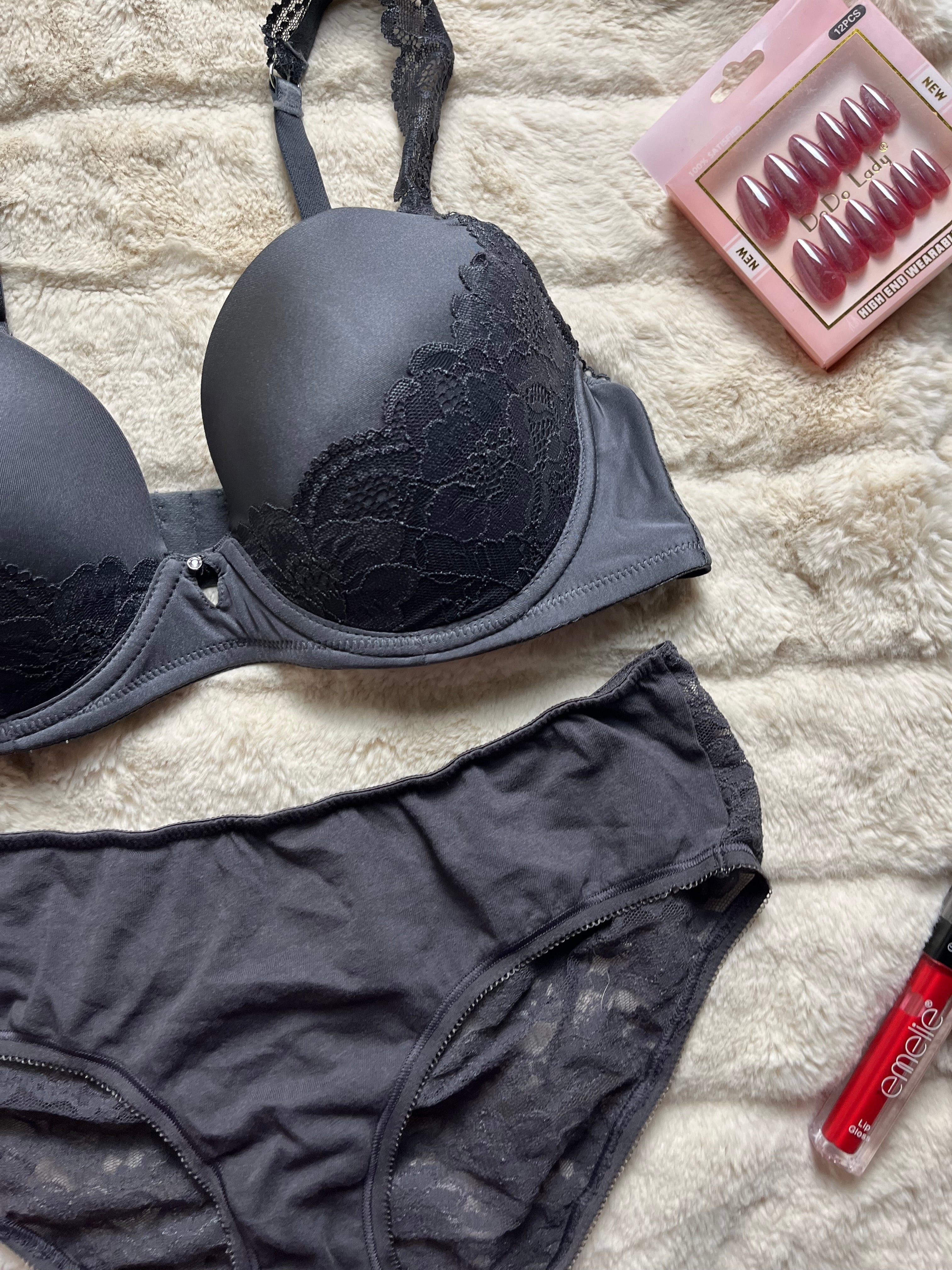 La ven Rose padded 38C bra with Victoria secret large Panty