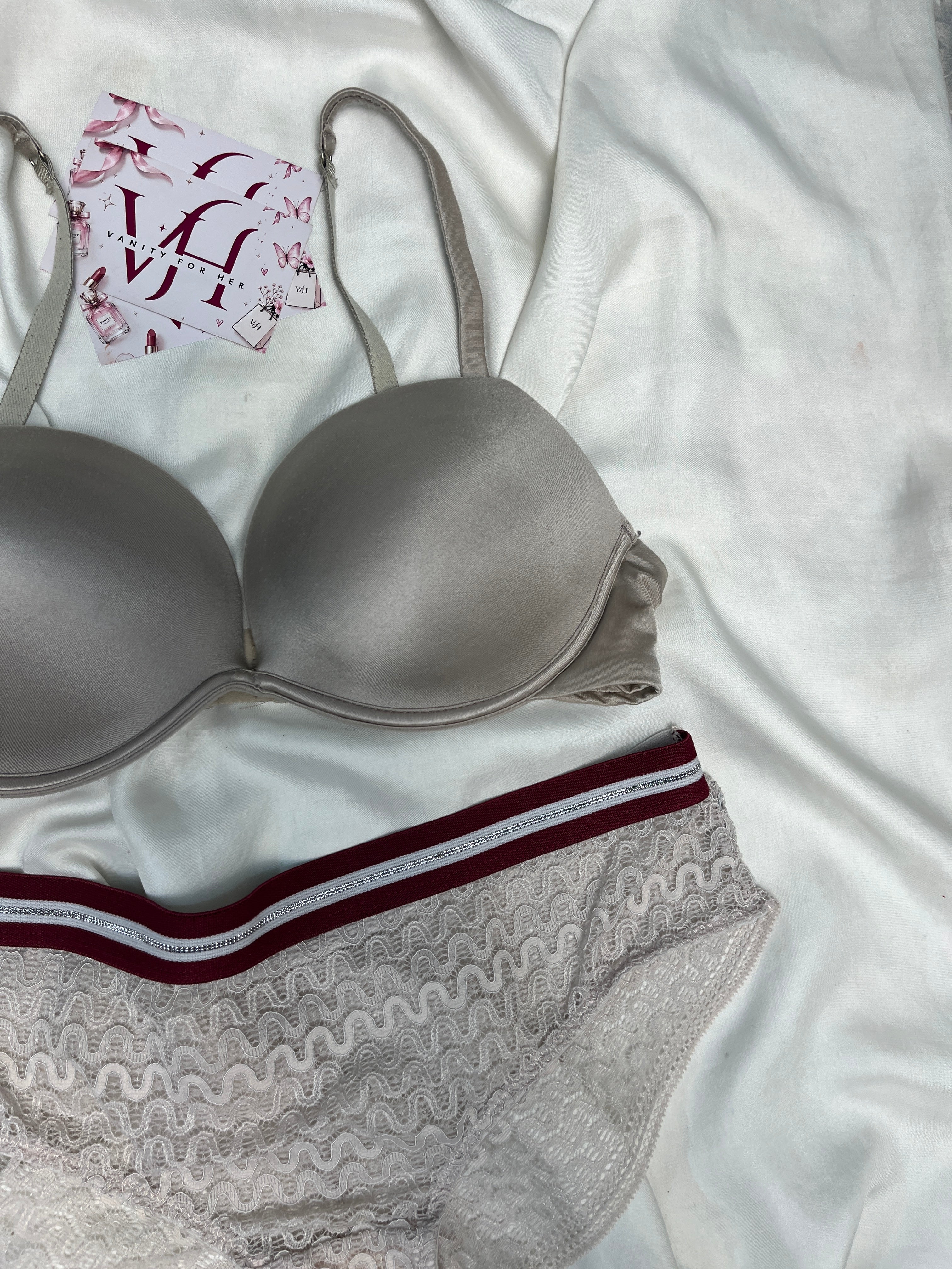 Victoria secret bra with see through thong size : 36C with large panty