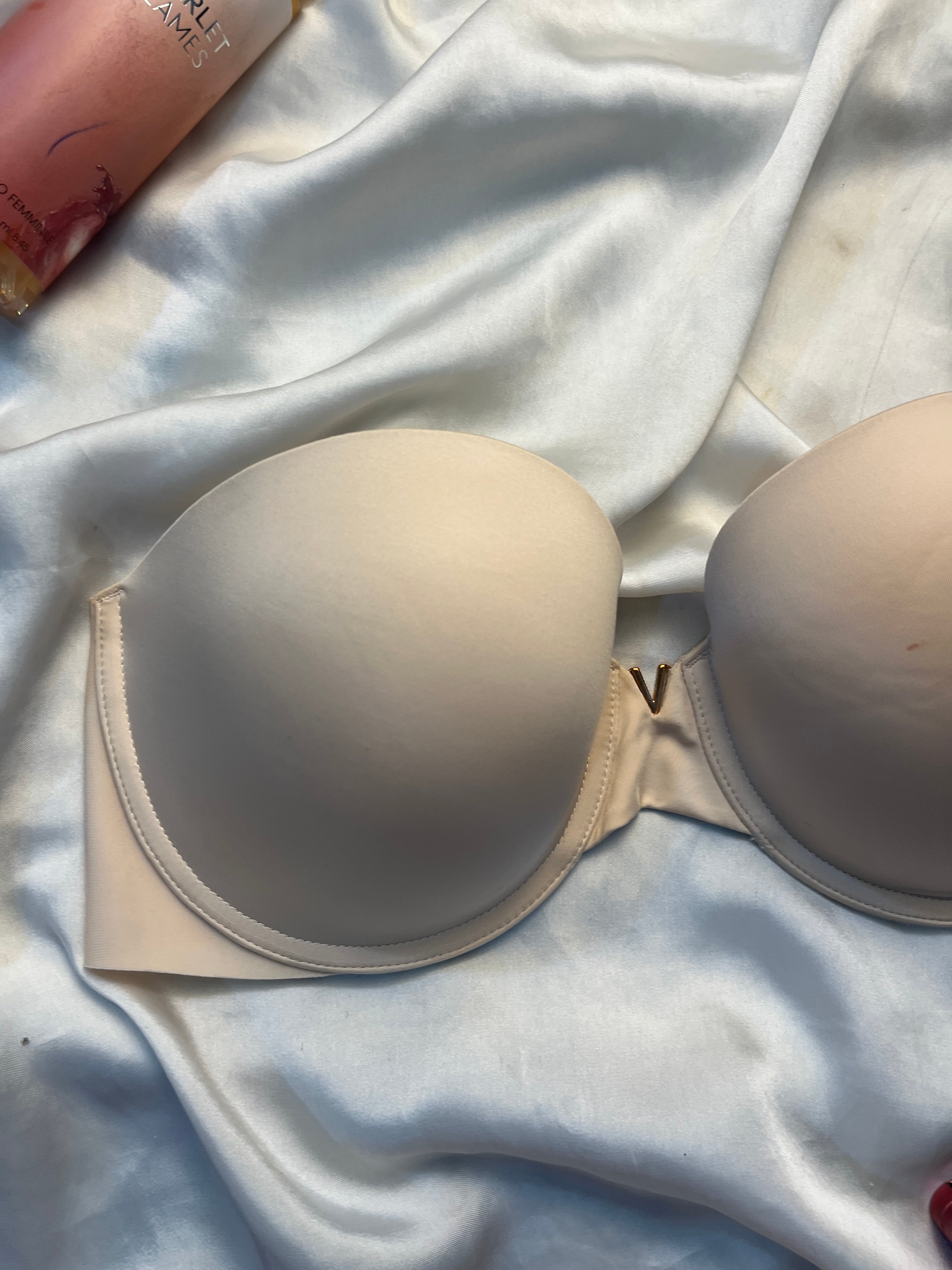 Tagged Victoria secret Strapless bra size : 32DD