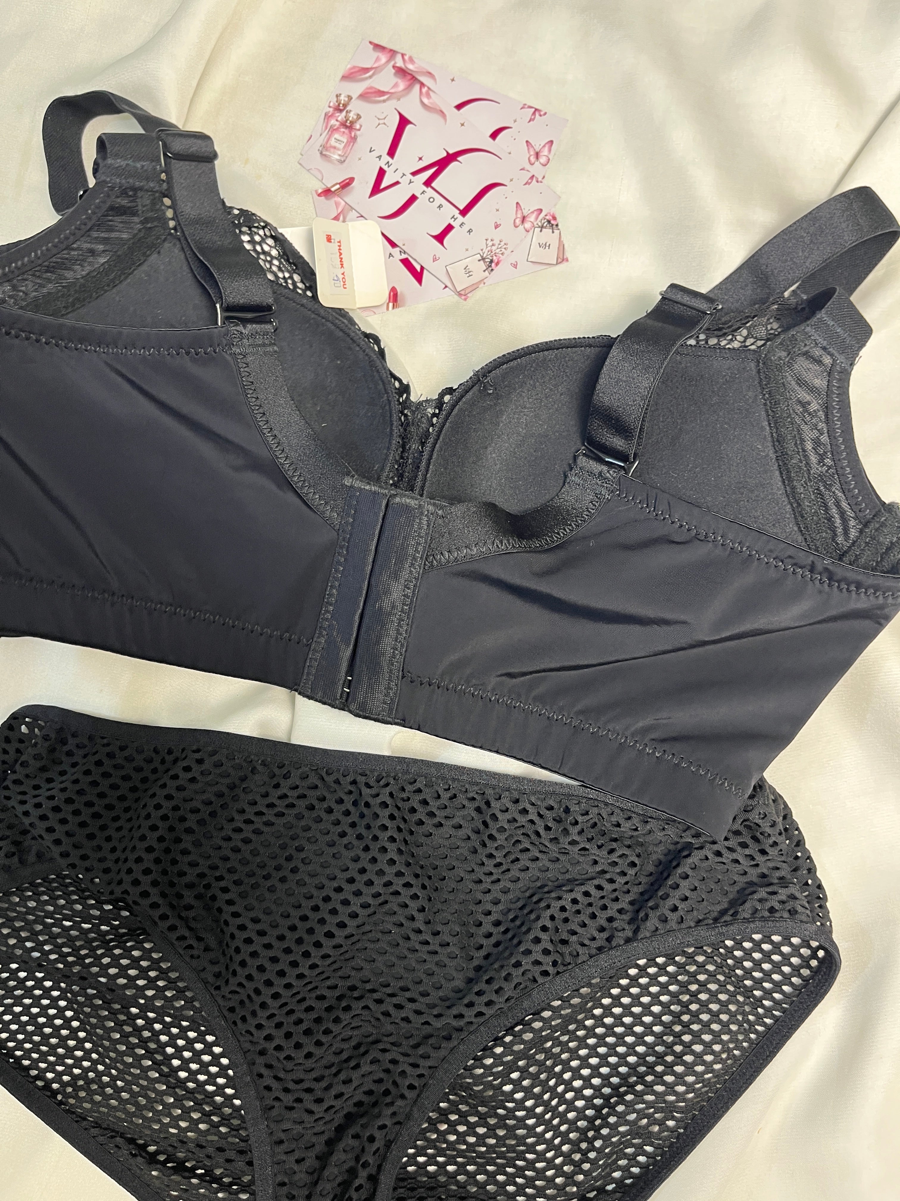 Padded bra set : 32B with small panty