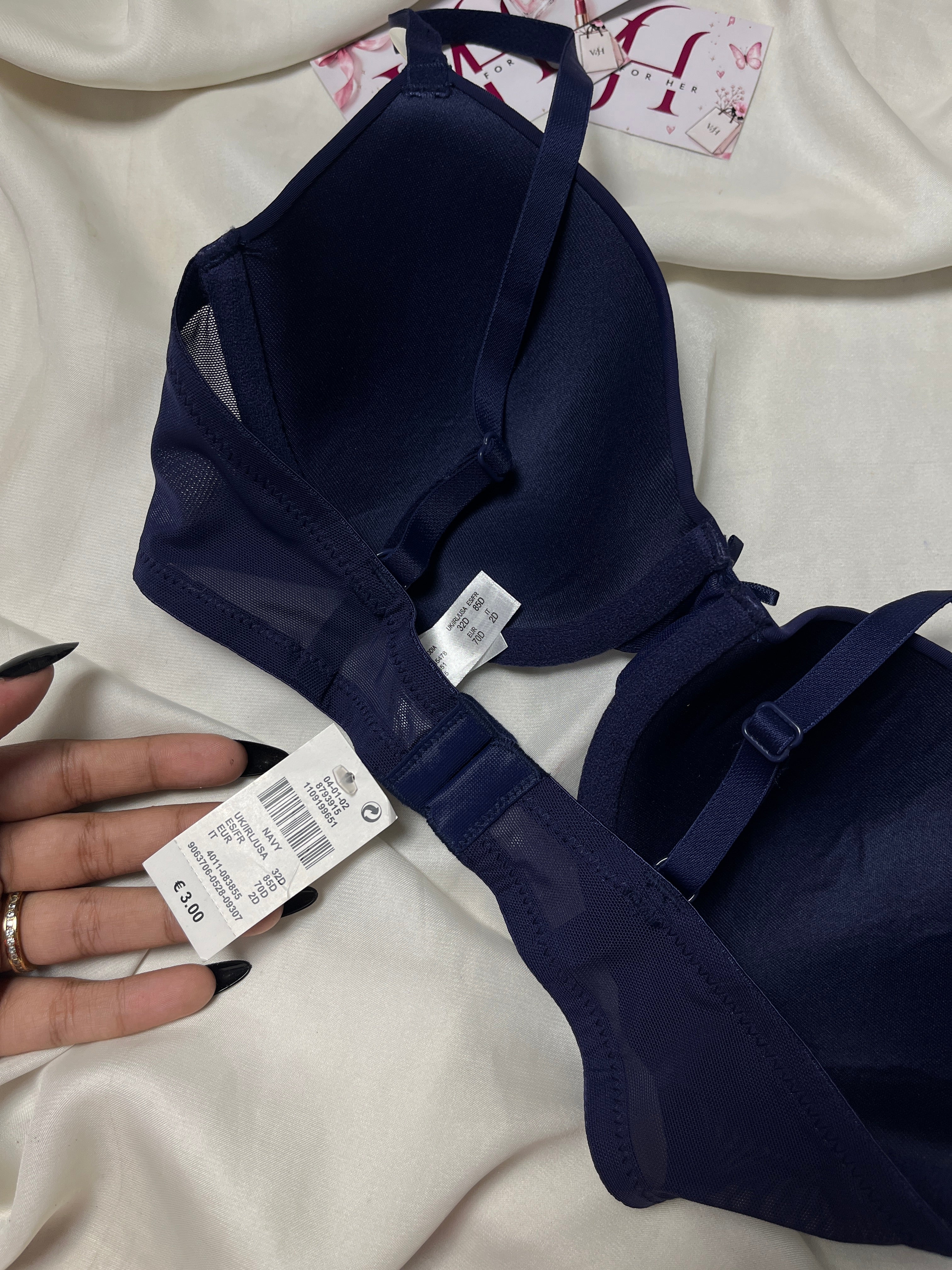 Primark tagged tshirt 32D bra