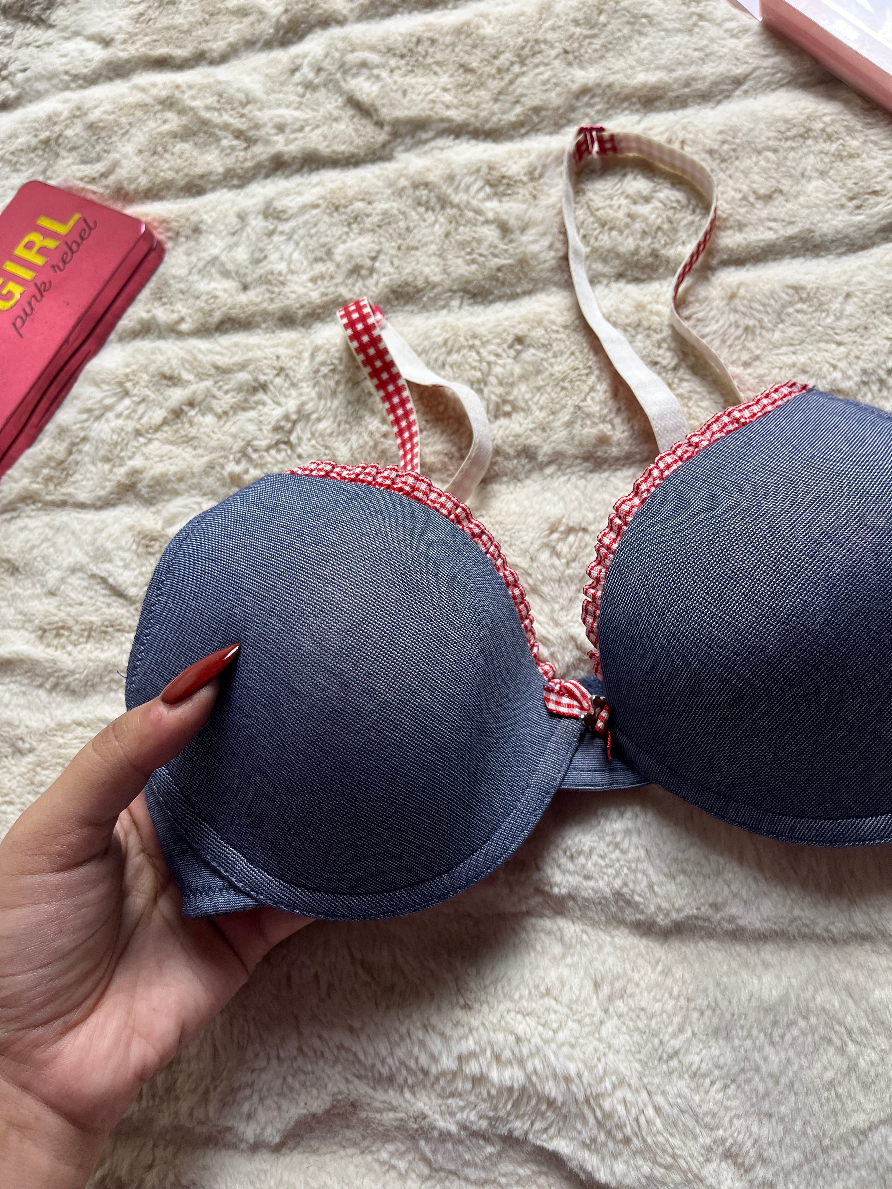 Chic tshirt 30C/32B bra