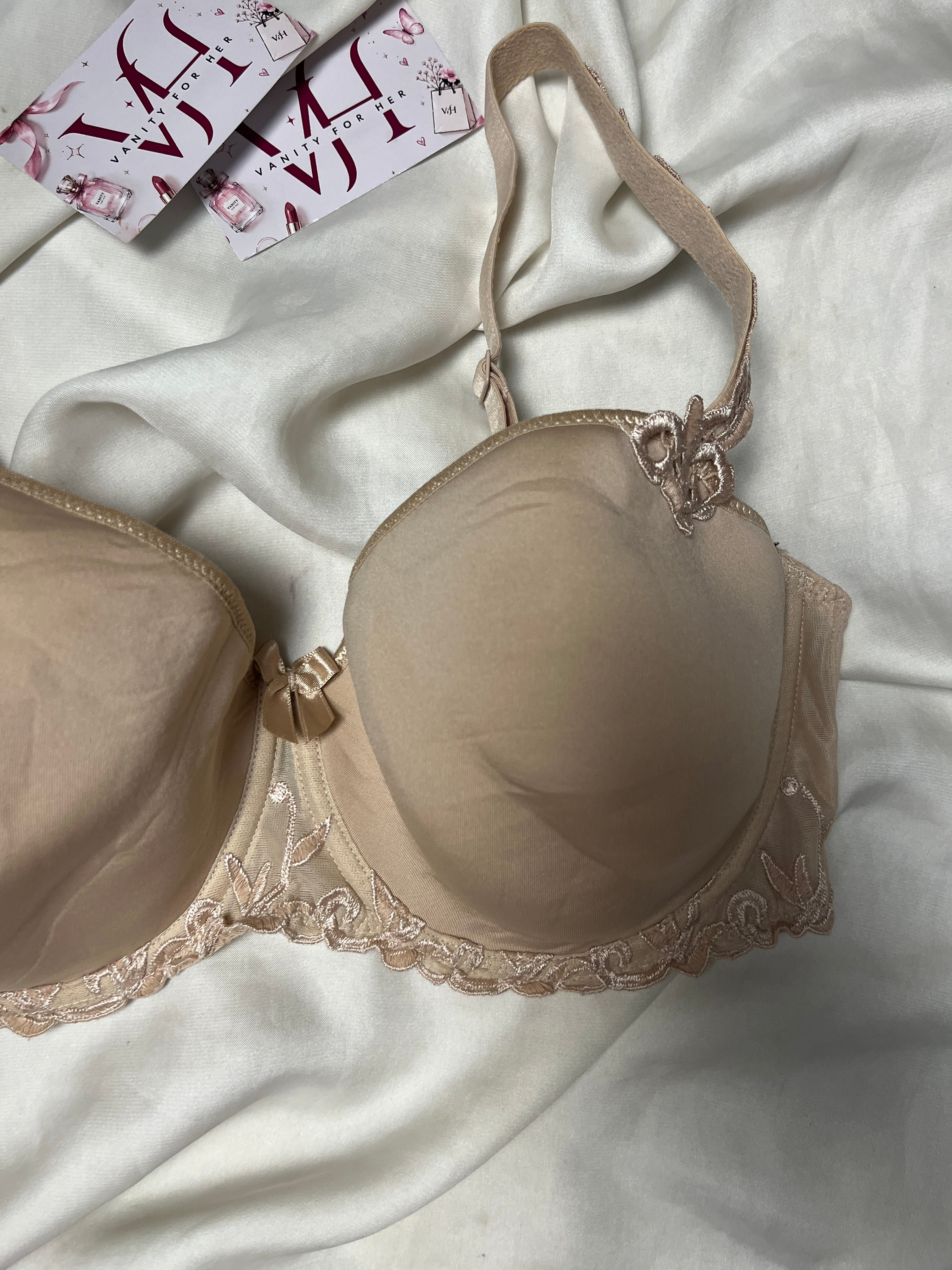 Simone tshirt bra size : 36F