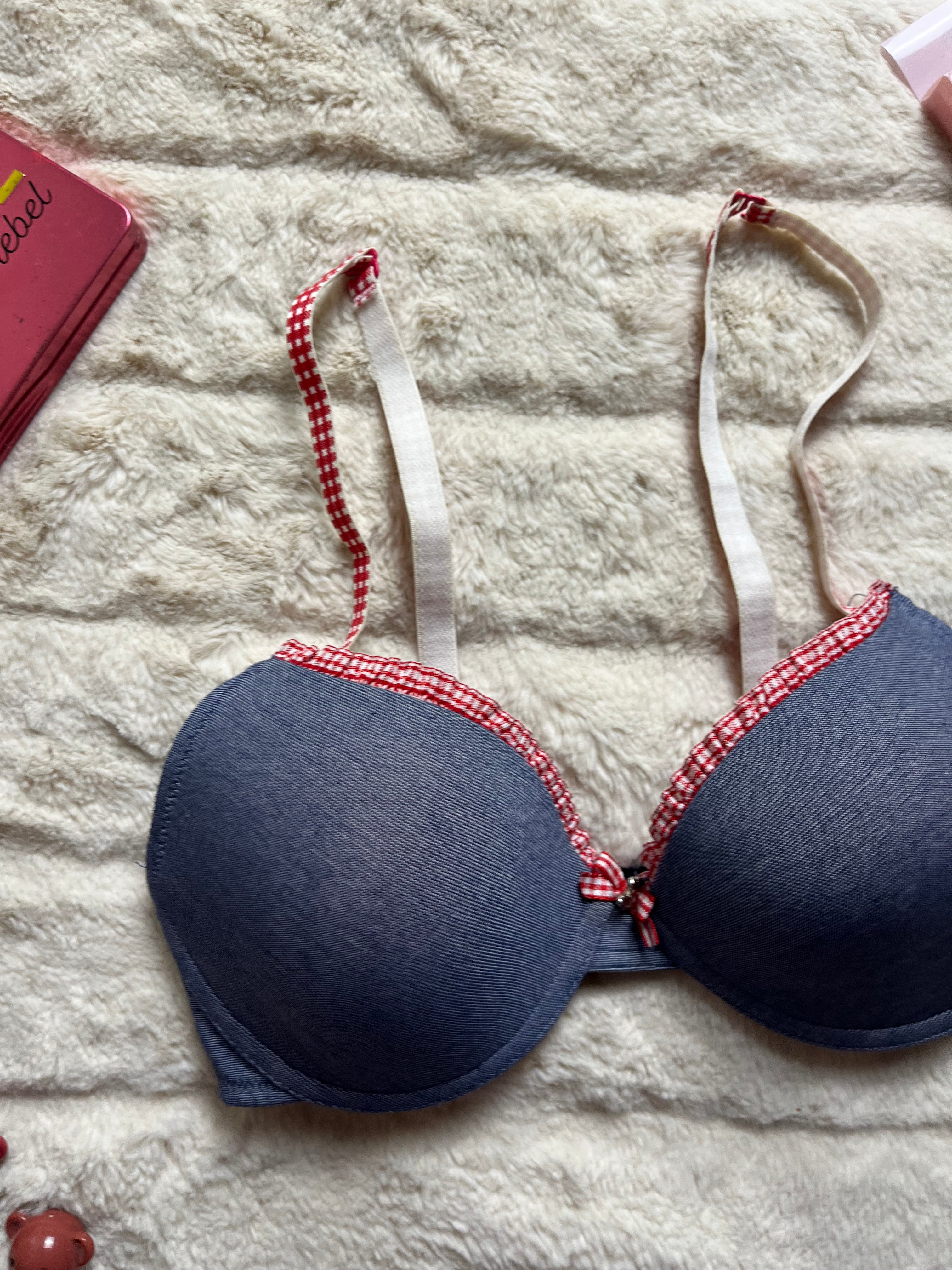 Chic tshirt 30C/32B bra