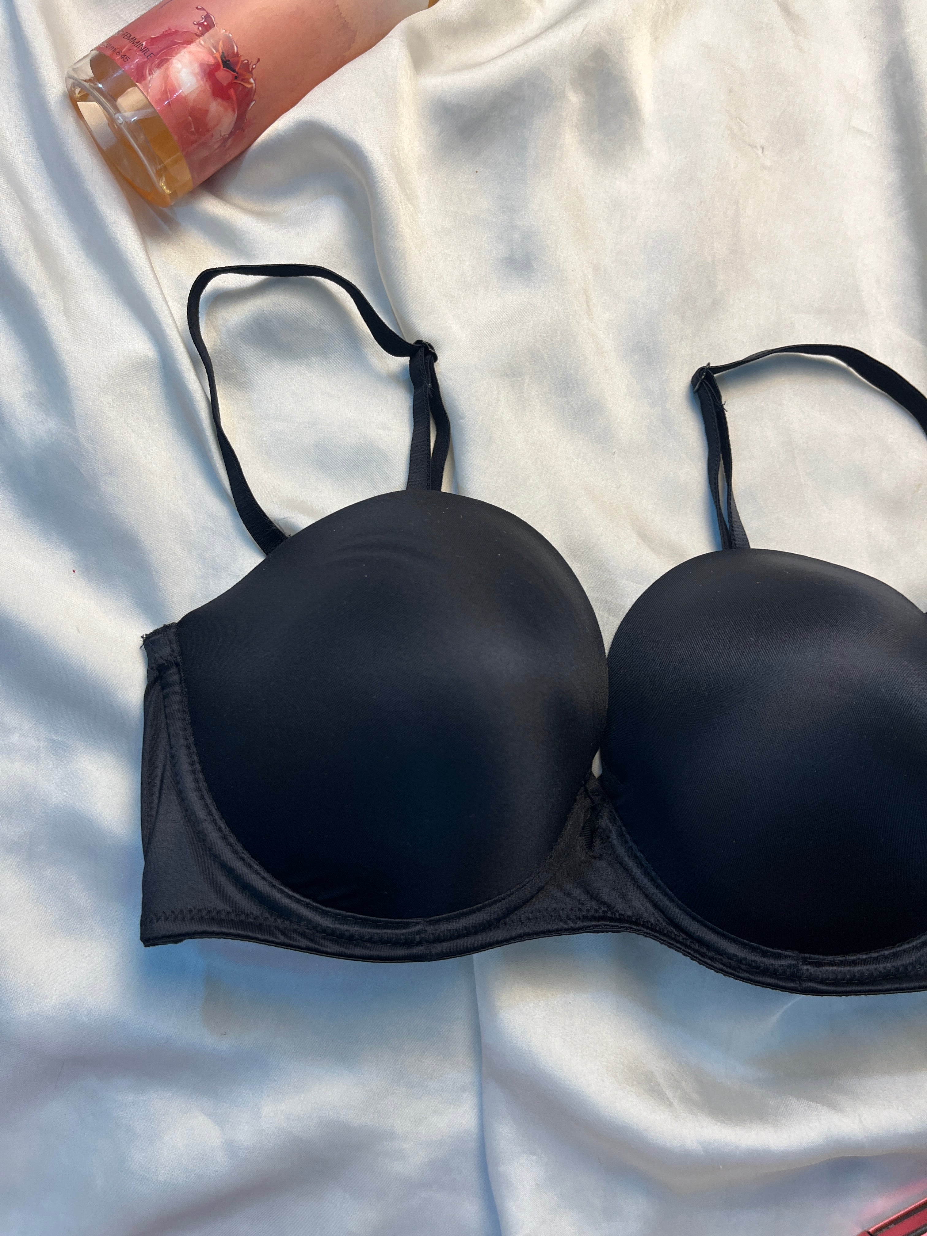 Victoria secret pushup bra size : 34C/36B