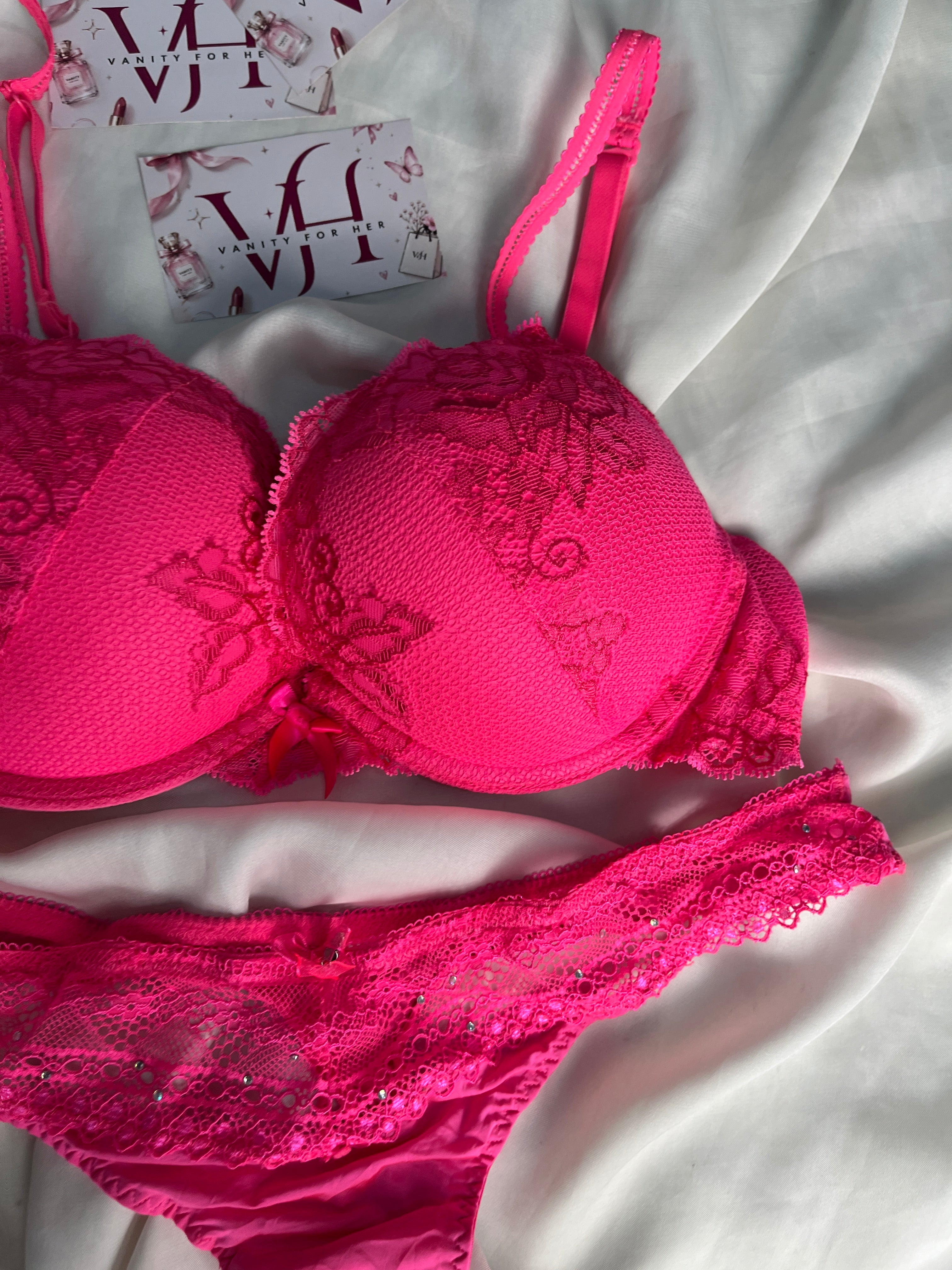 Lasenza pushup pair size : 34B