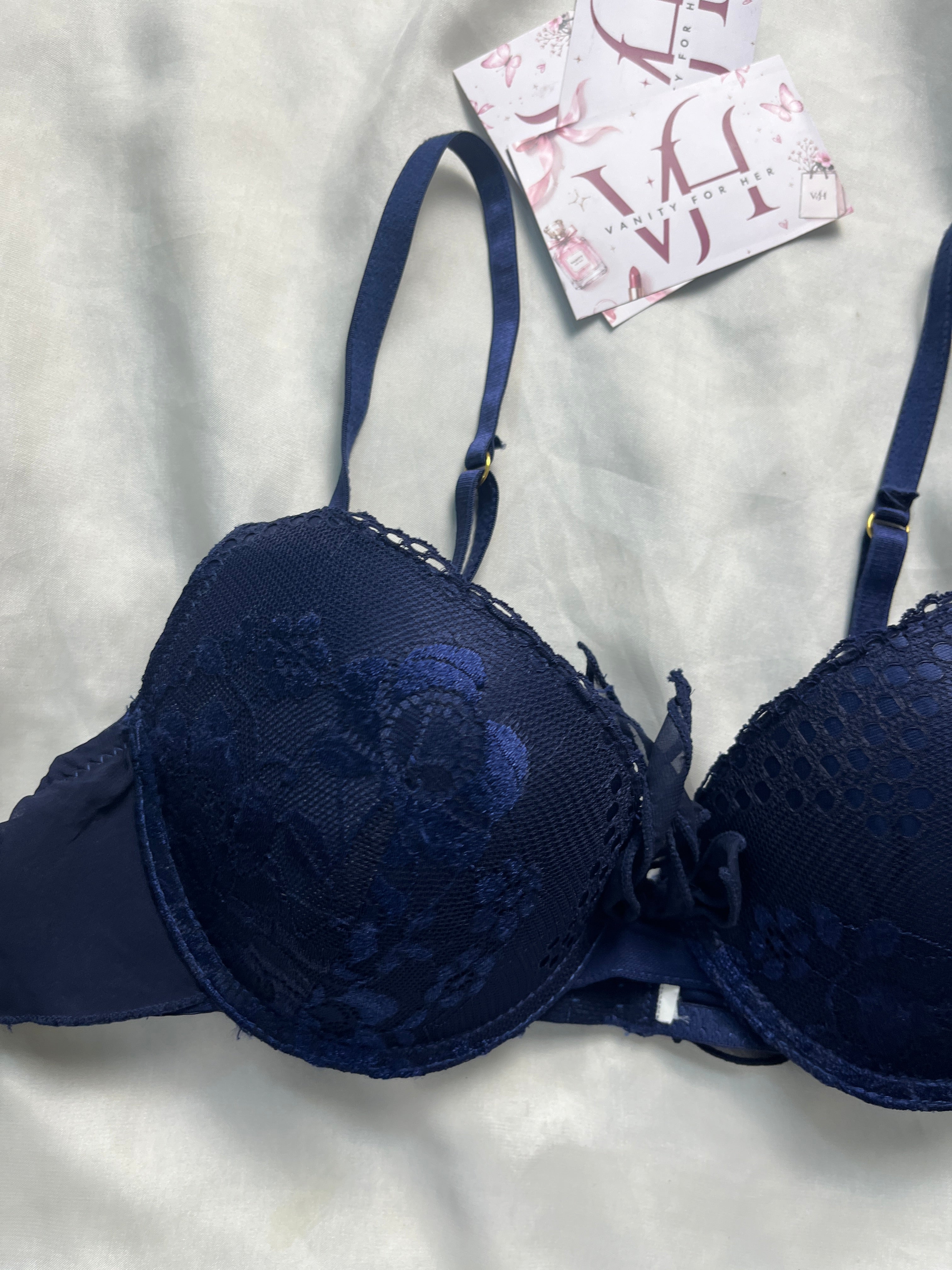 Slightly pushup 34C bra