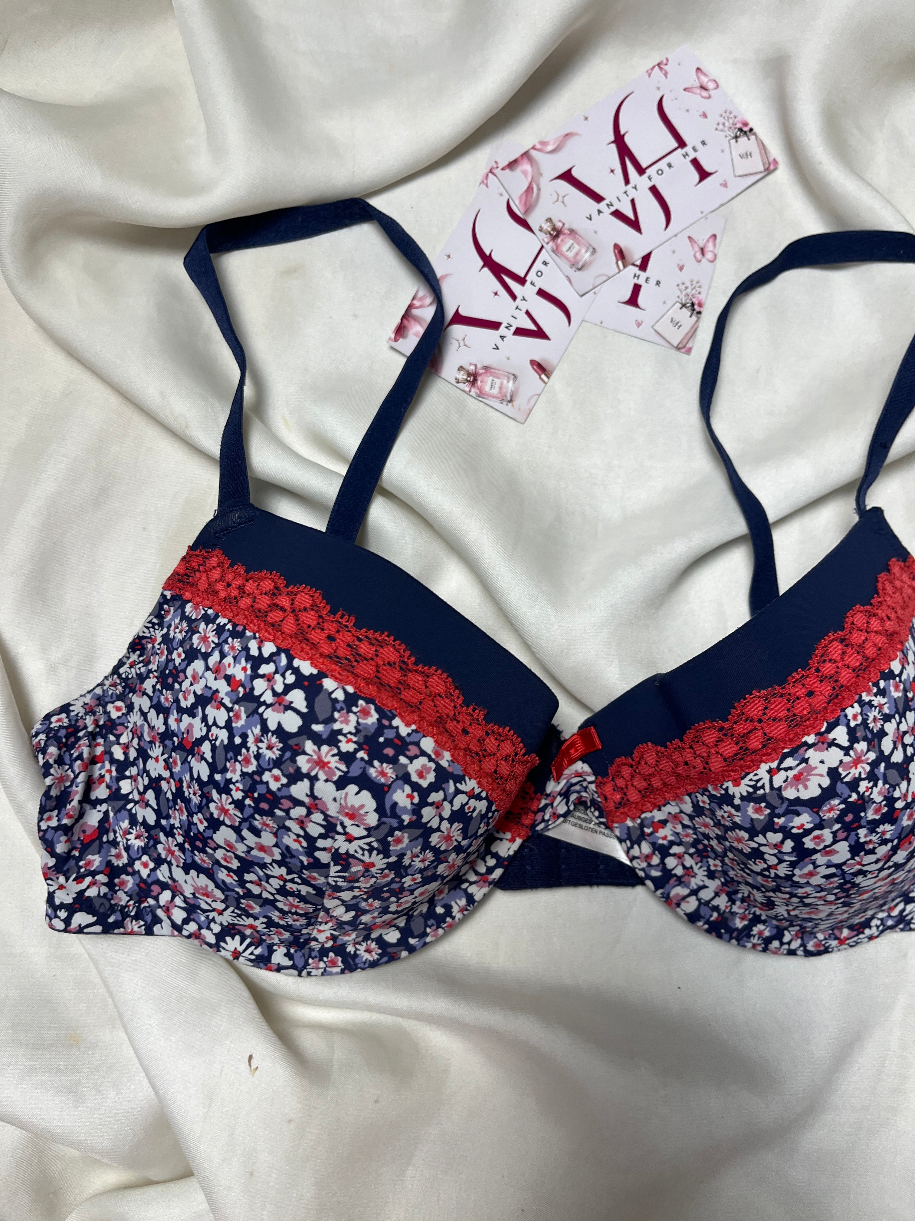 Anko tshirt bra size : 38B