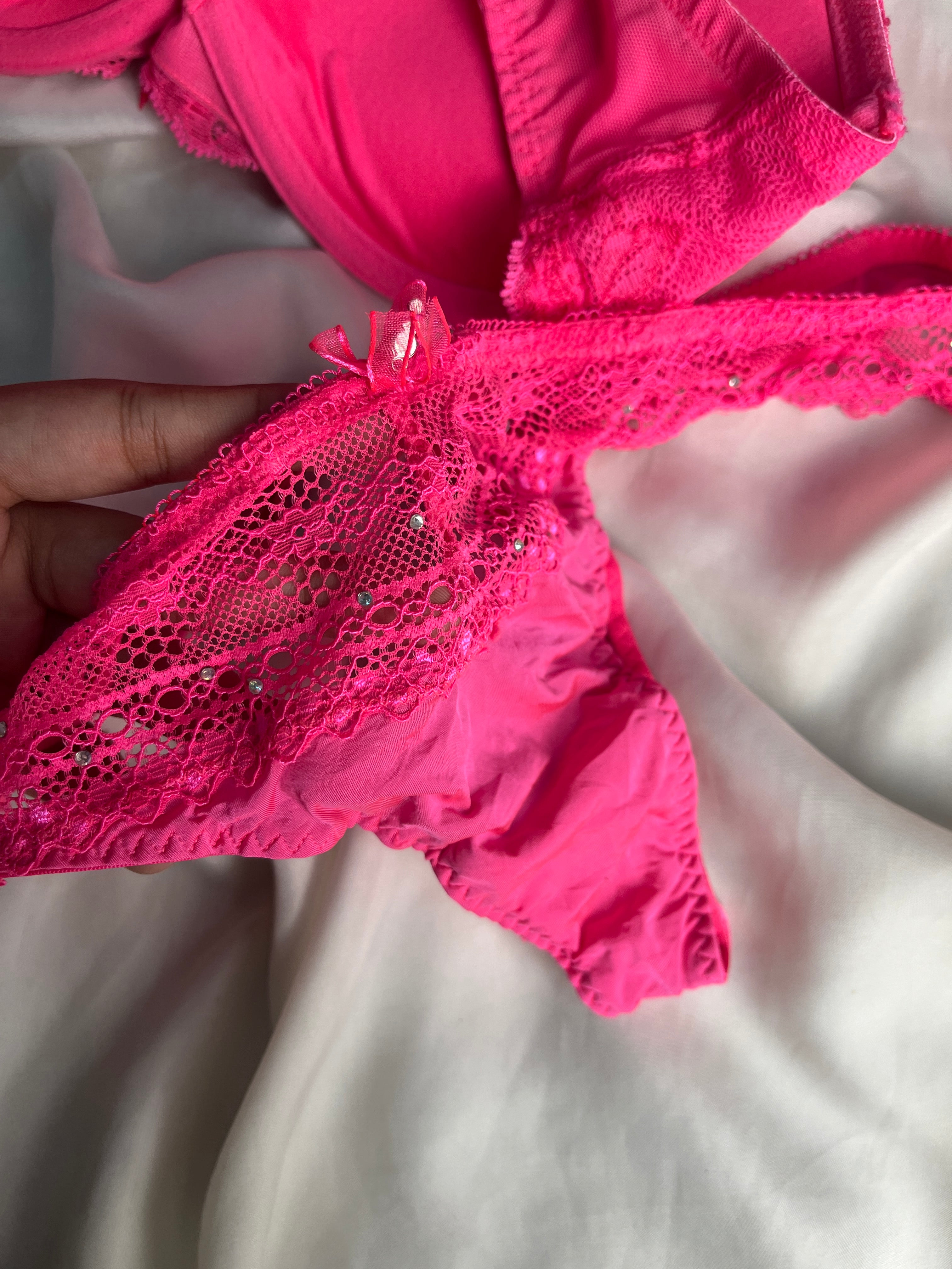 Lasenza pushup pair size : 34B