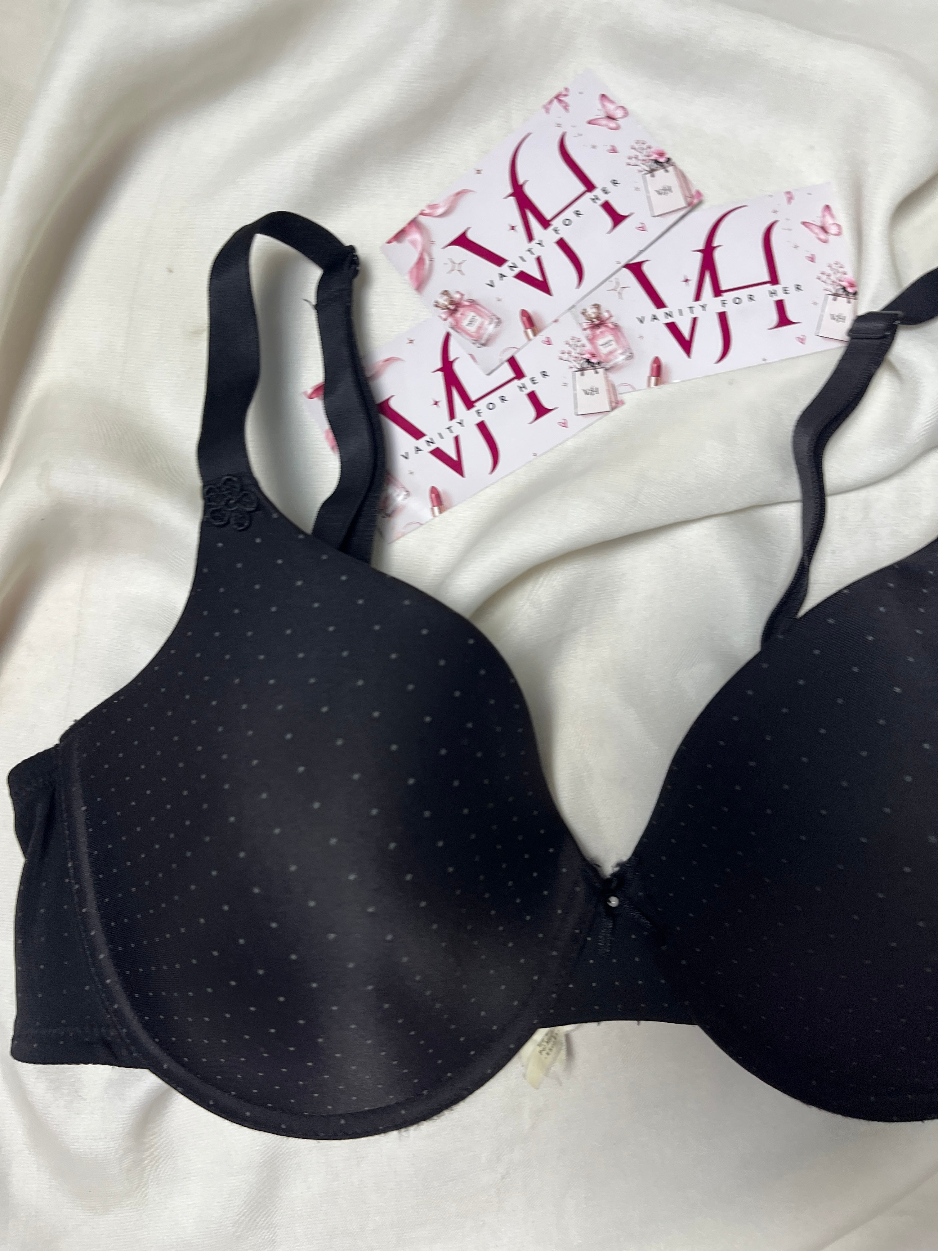 Polka dot tshirt 34D bra
