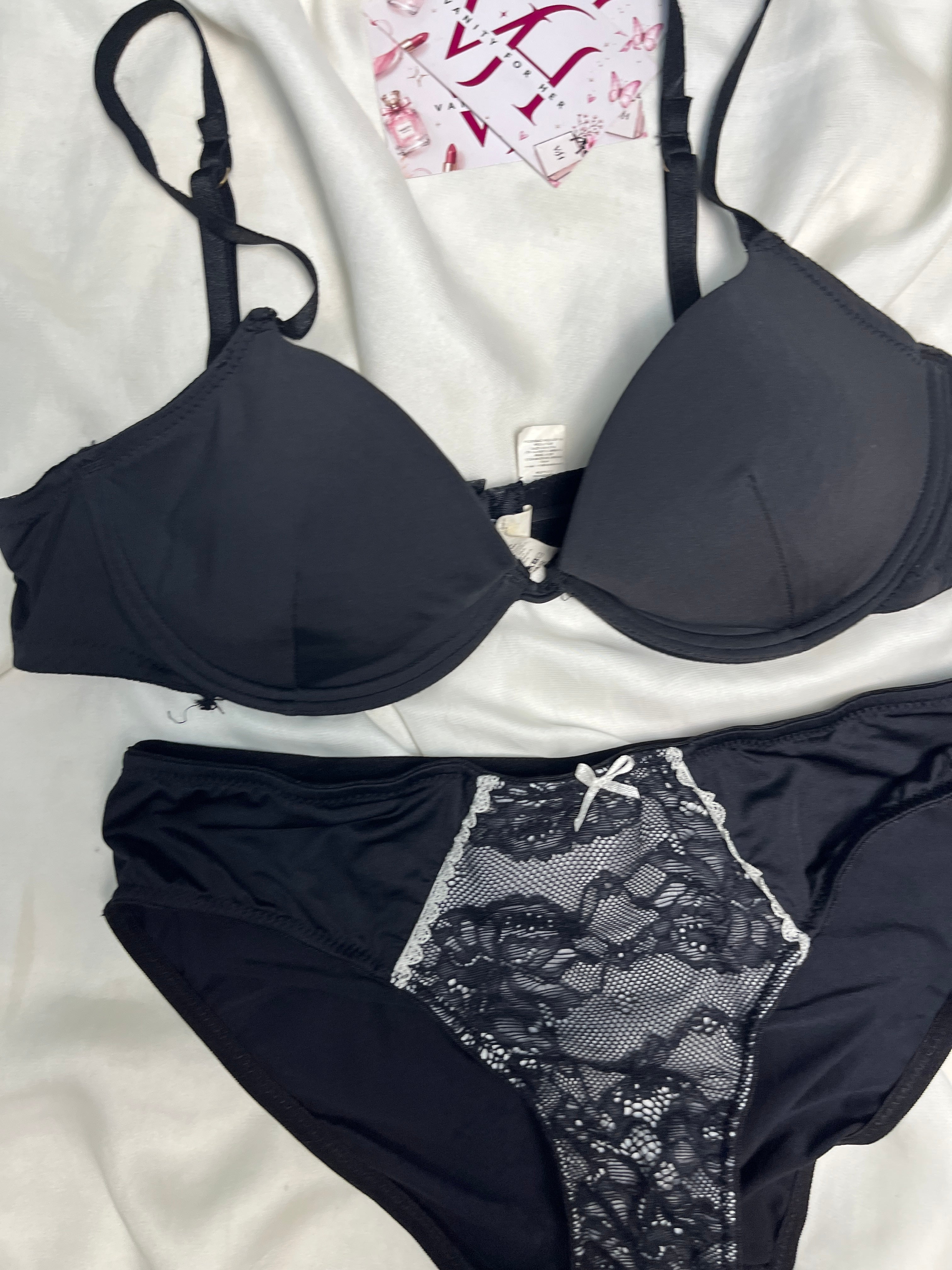 Tshirt bra pair size : 36B