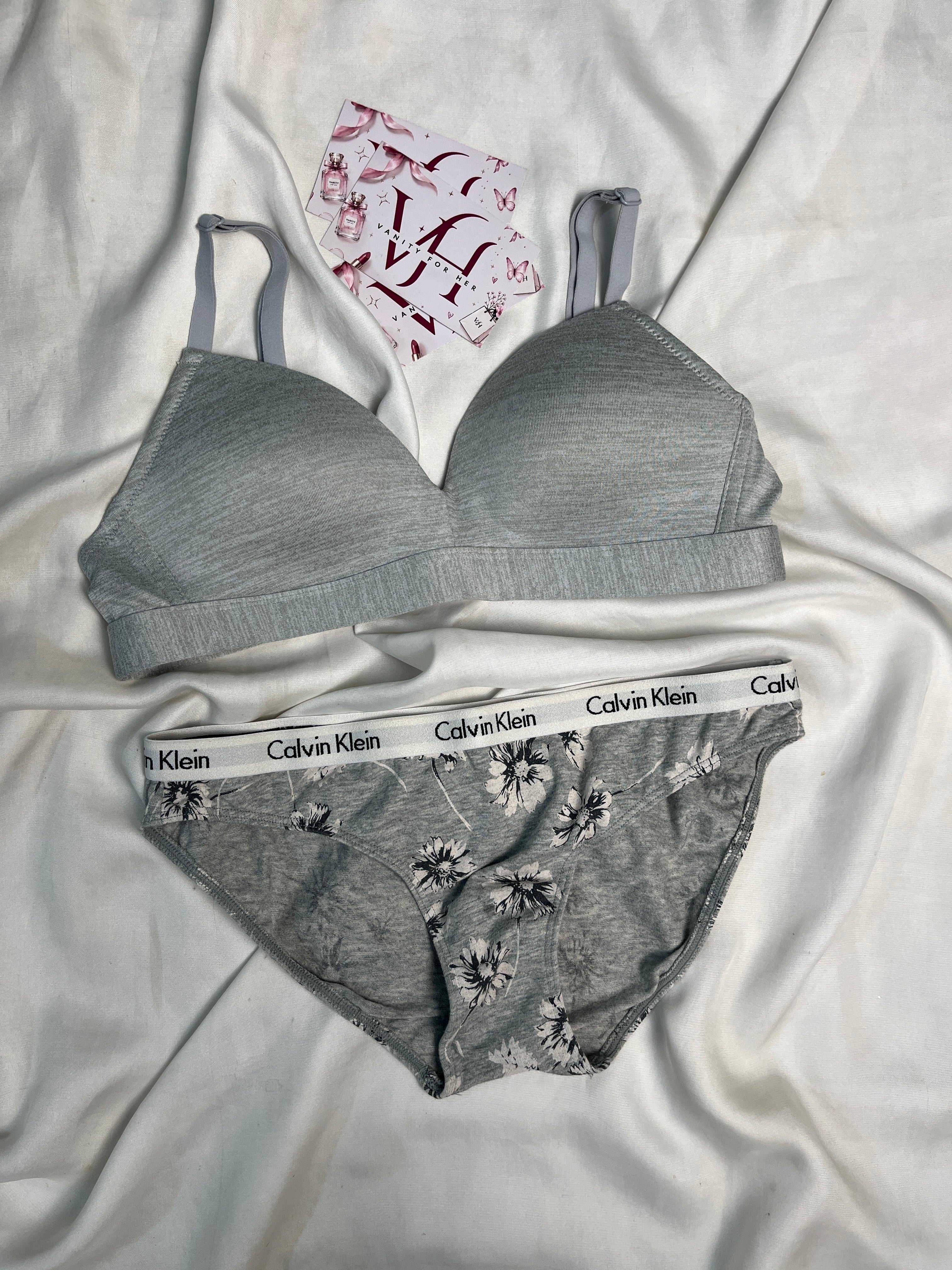 Anko wireless pair size : 32A/32B with small CK labelled panty