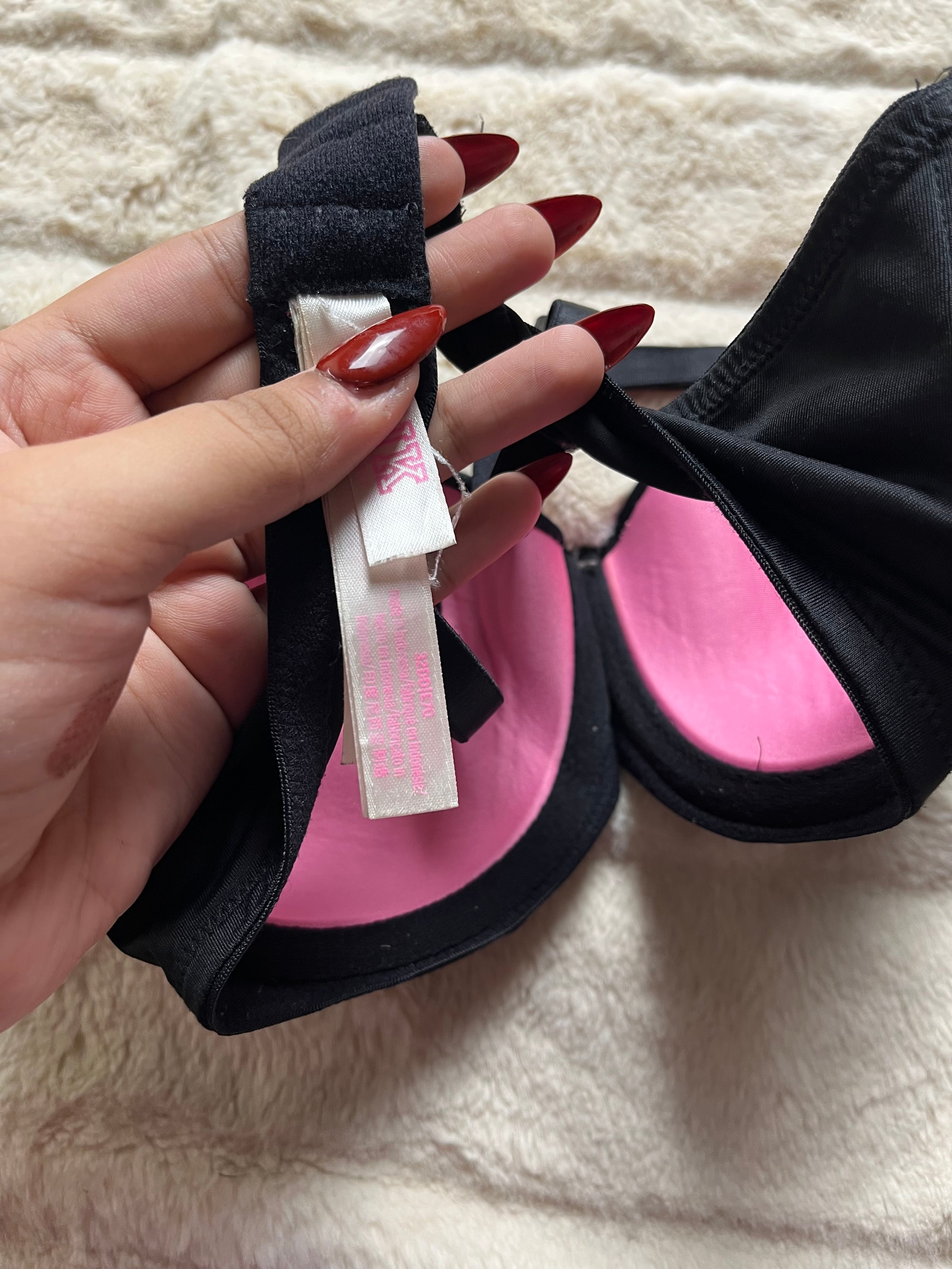 Victoria secret tshirt 32DD bra