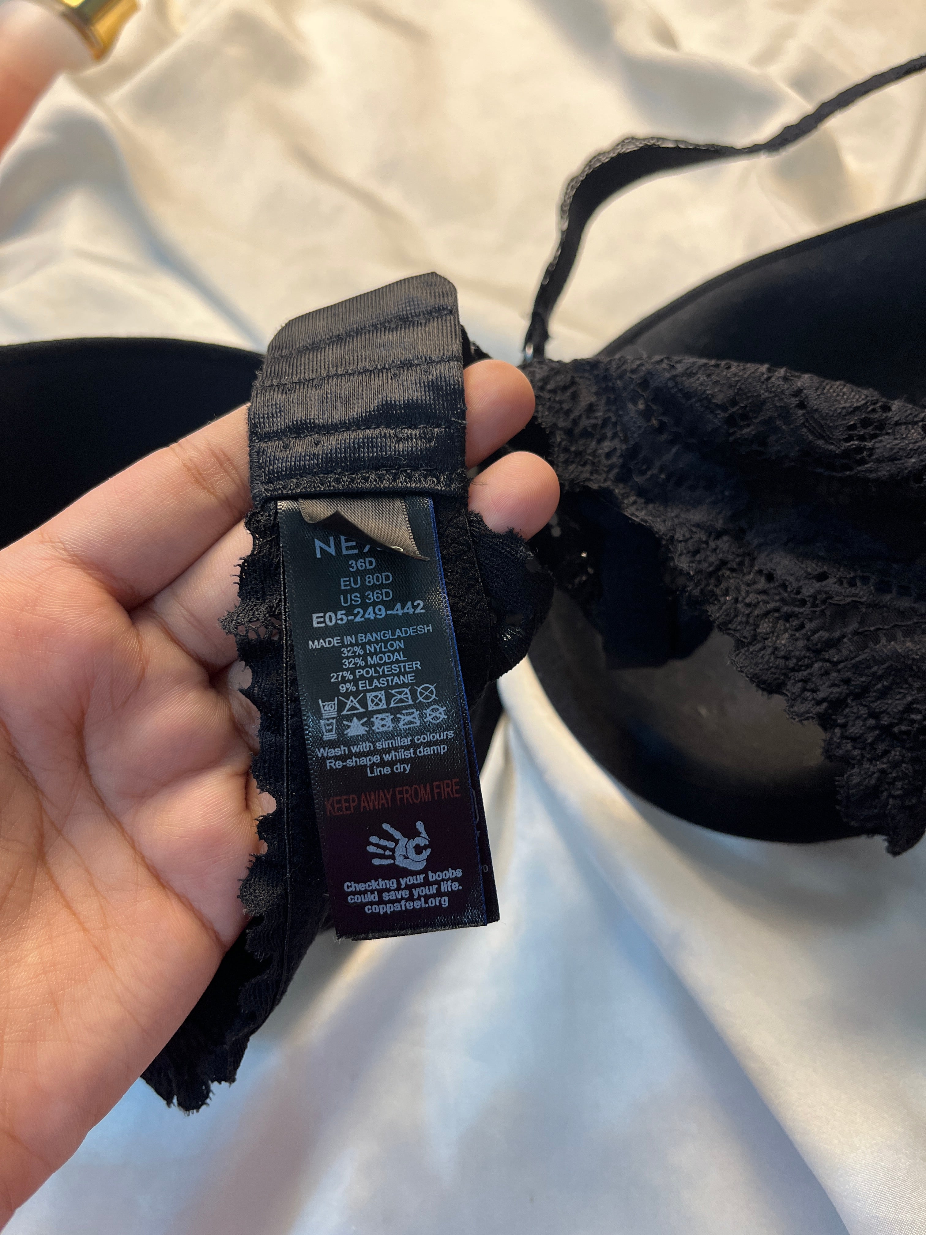 NEXT tshirt bra size : 36D