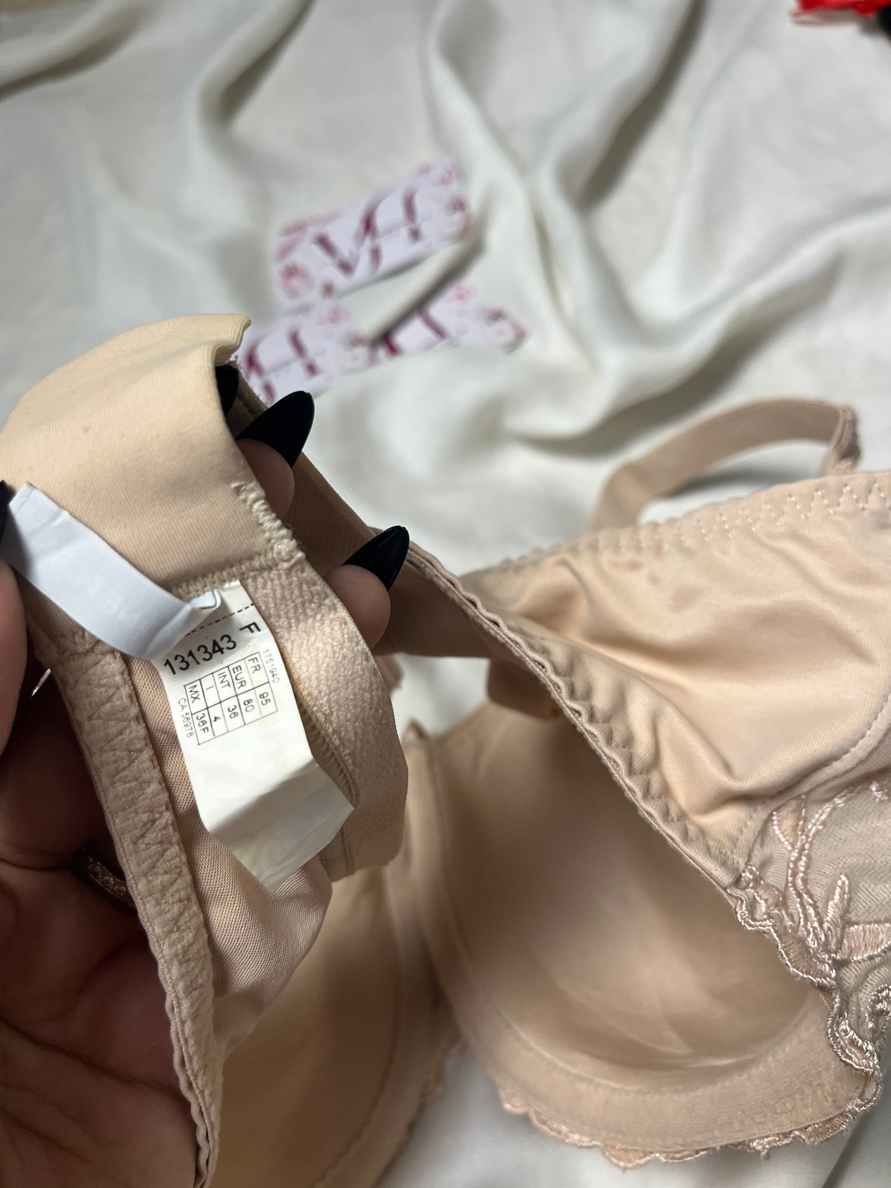 Simone tshirt bra size : 36F