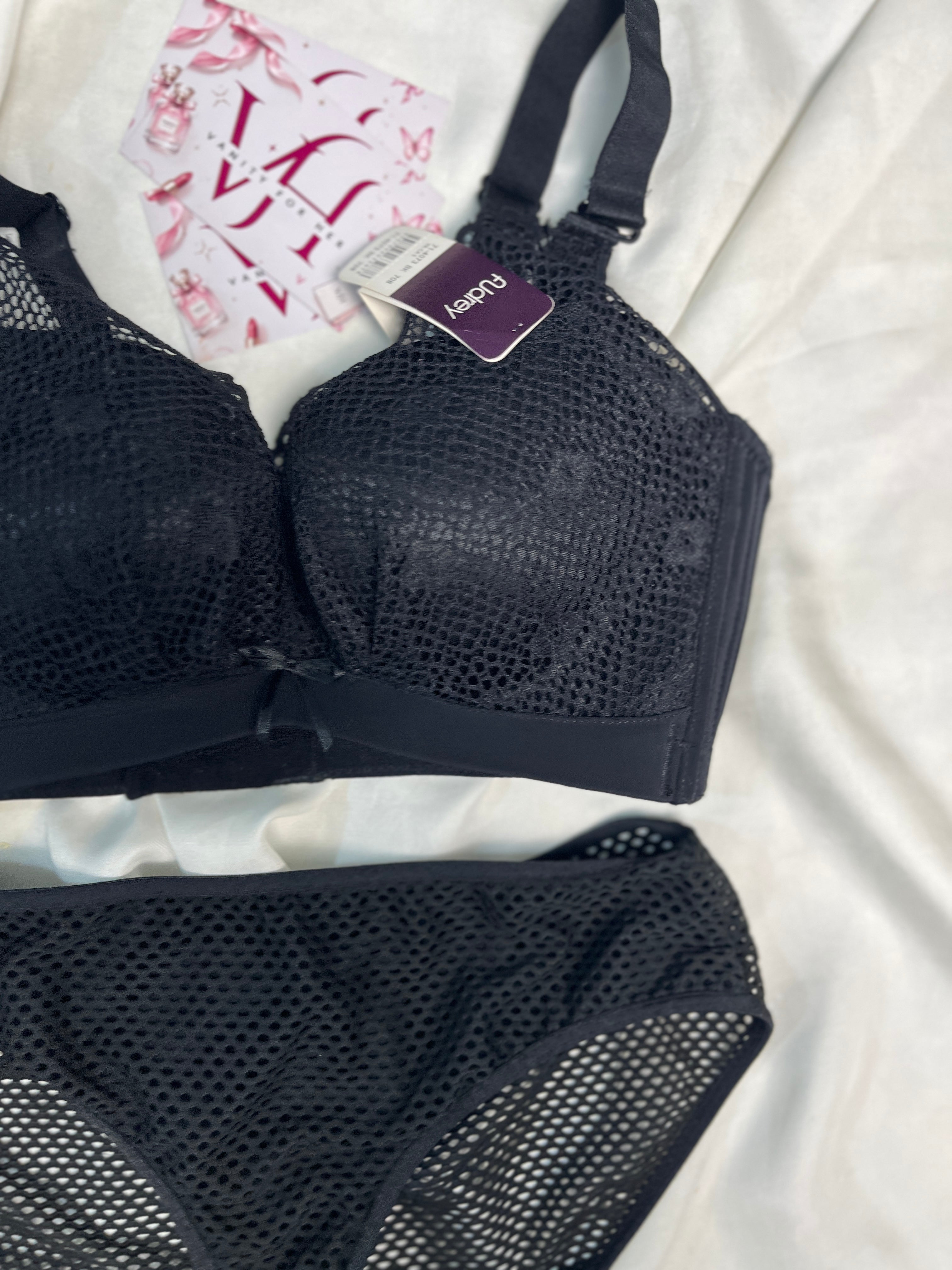 Padded bra set : 32B with small panty