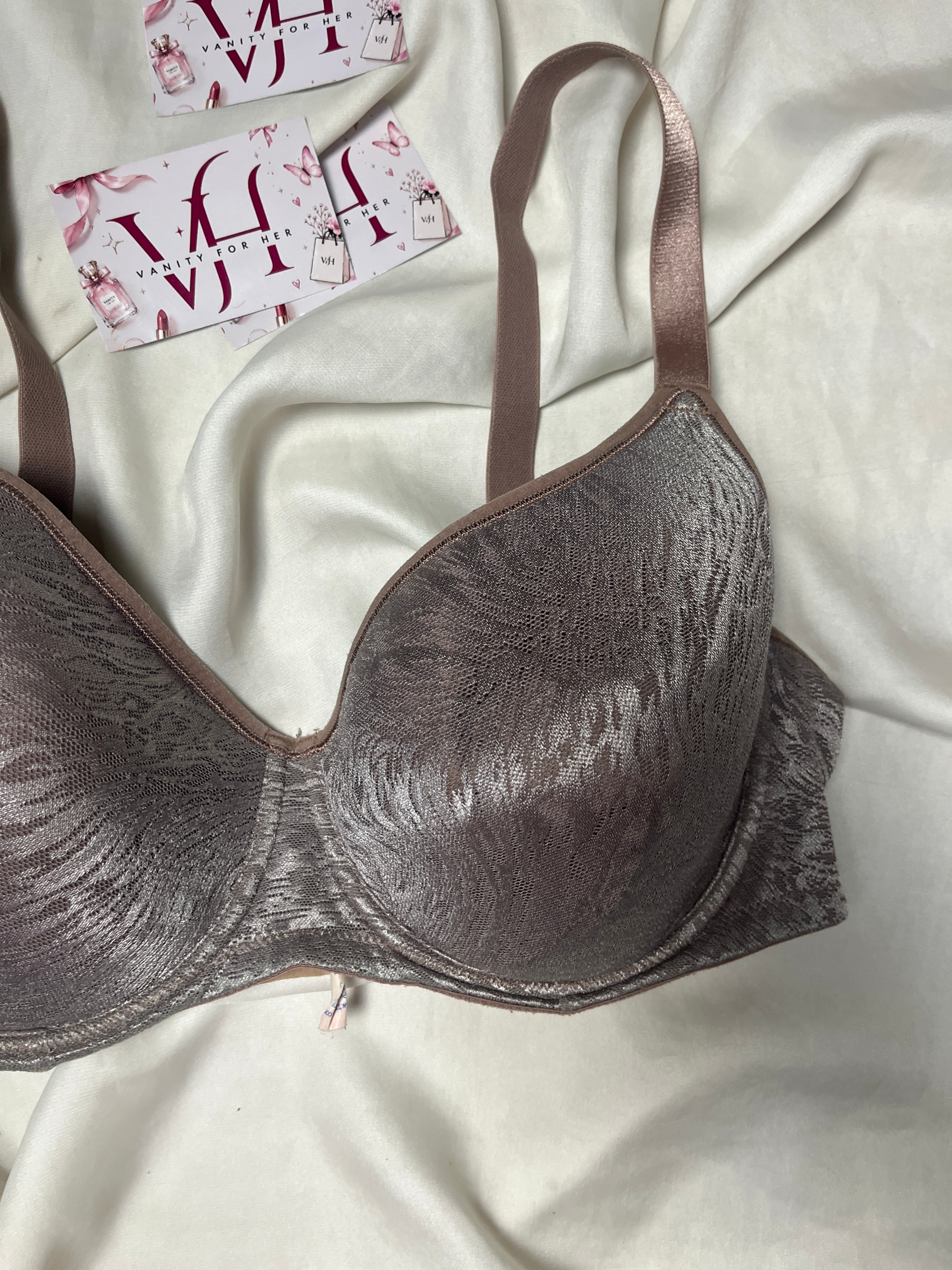 Tshirt bra size : 40D