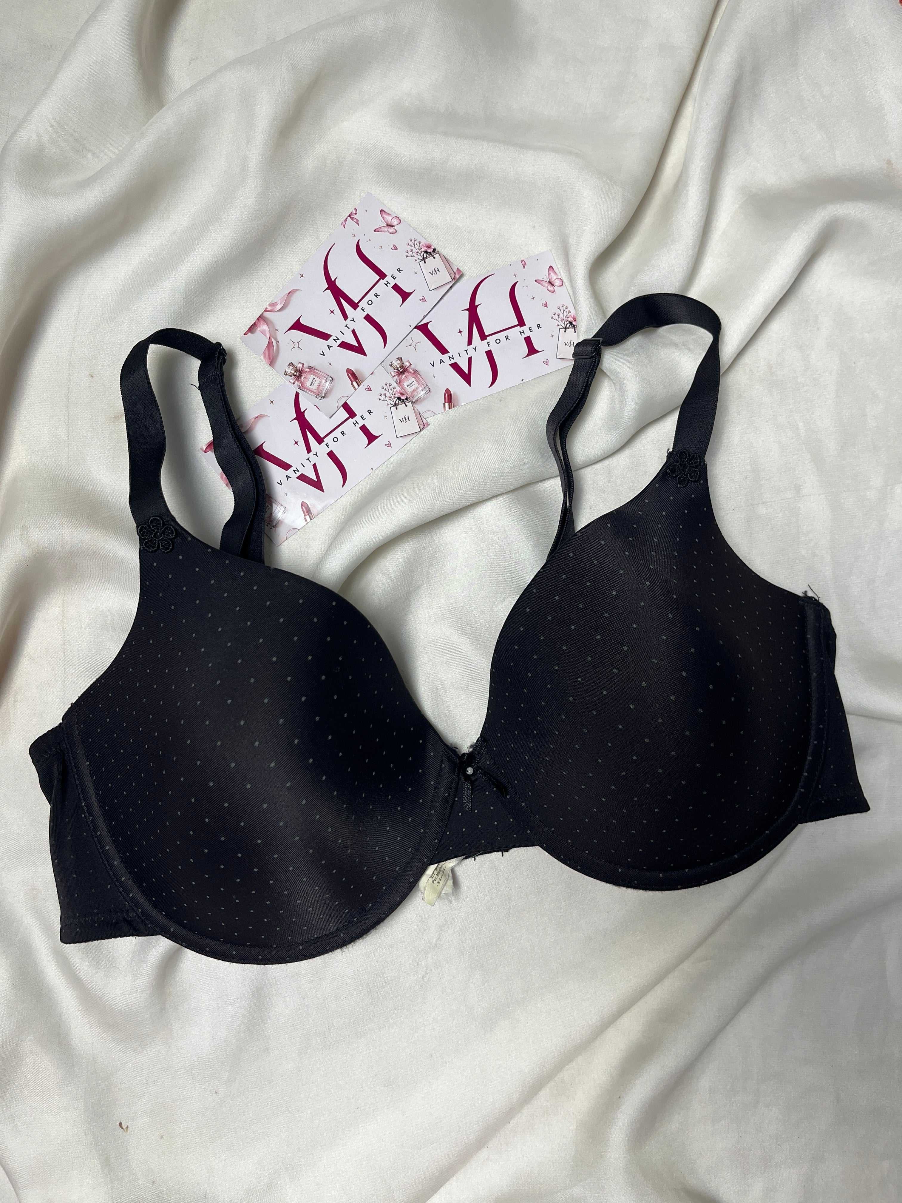 Polka dot tshirt 34D bra