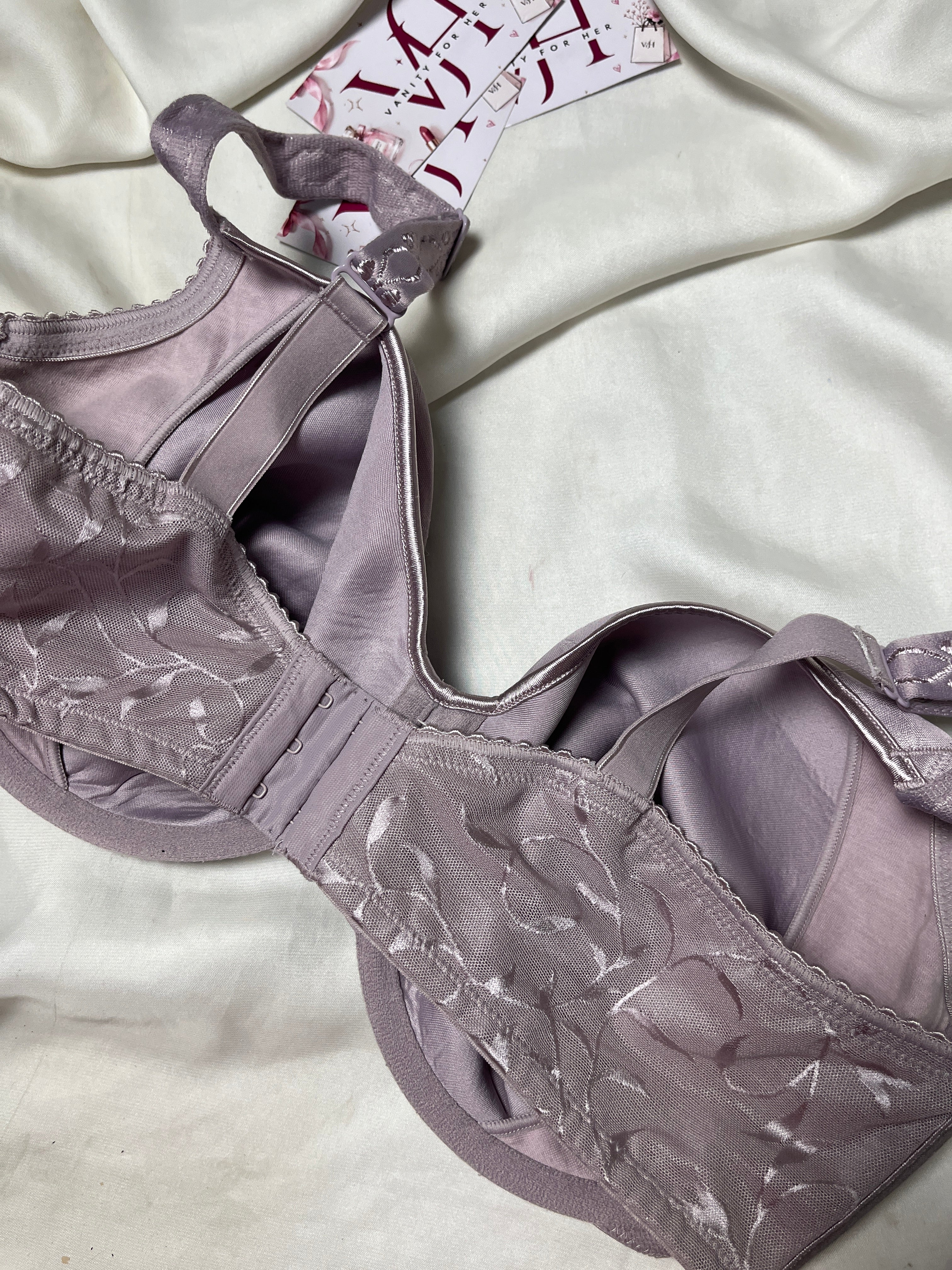 Fareyform tshirt 38E bra
