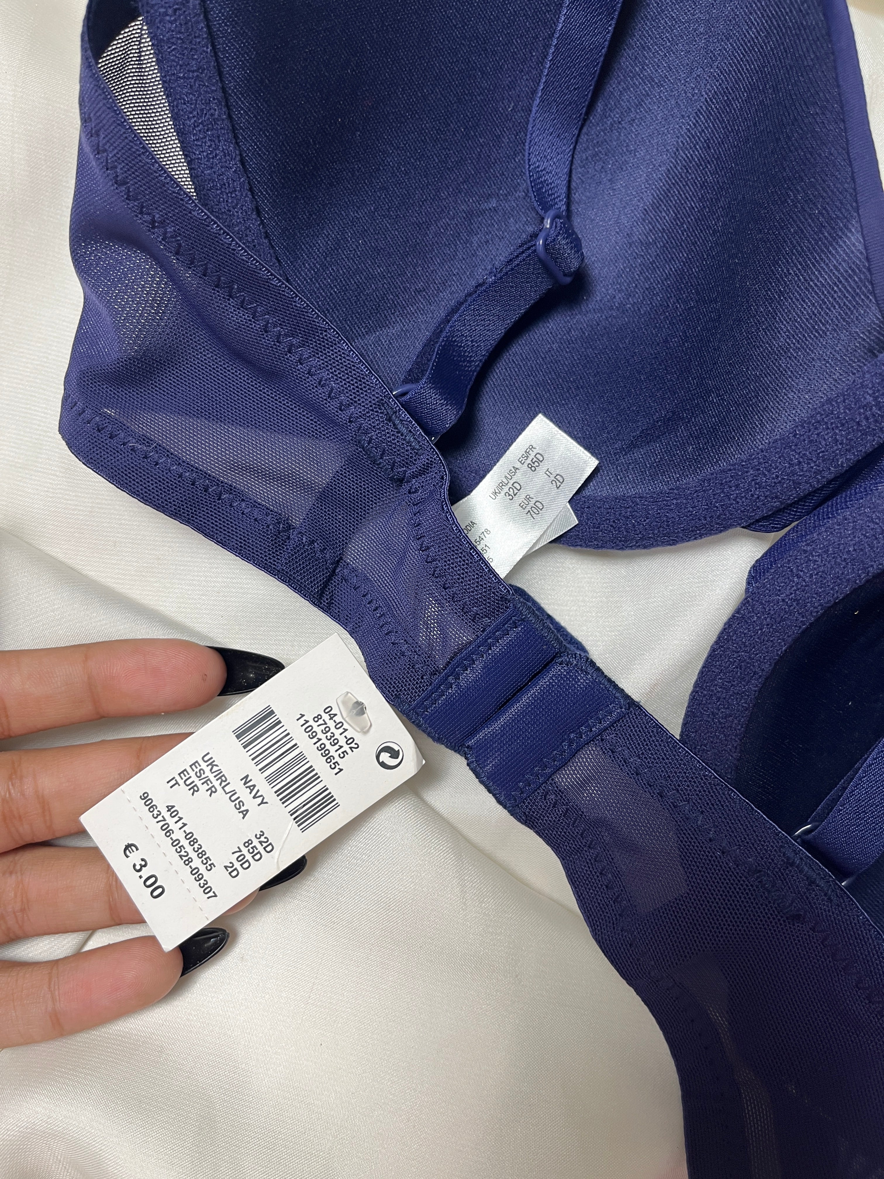 Primark tagged tshirt 32D bra