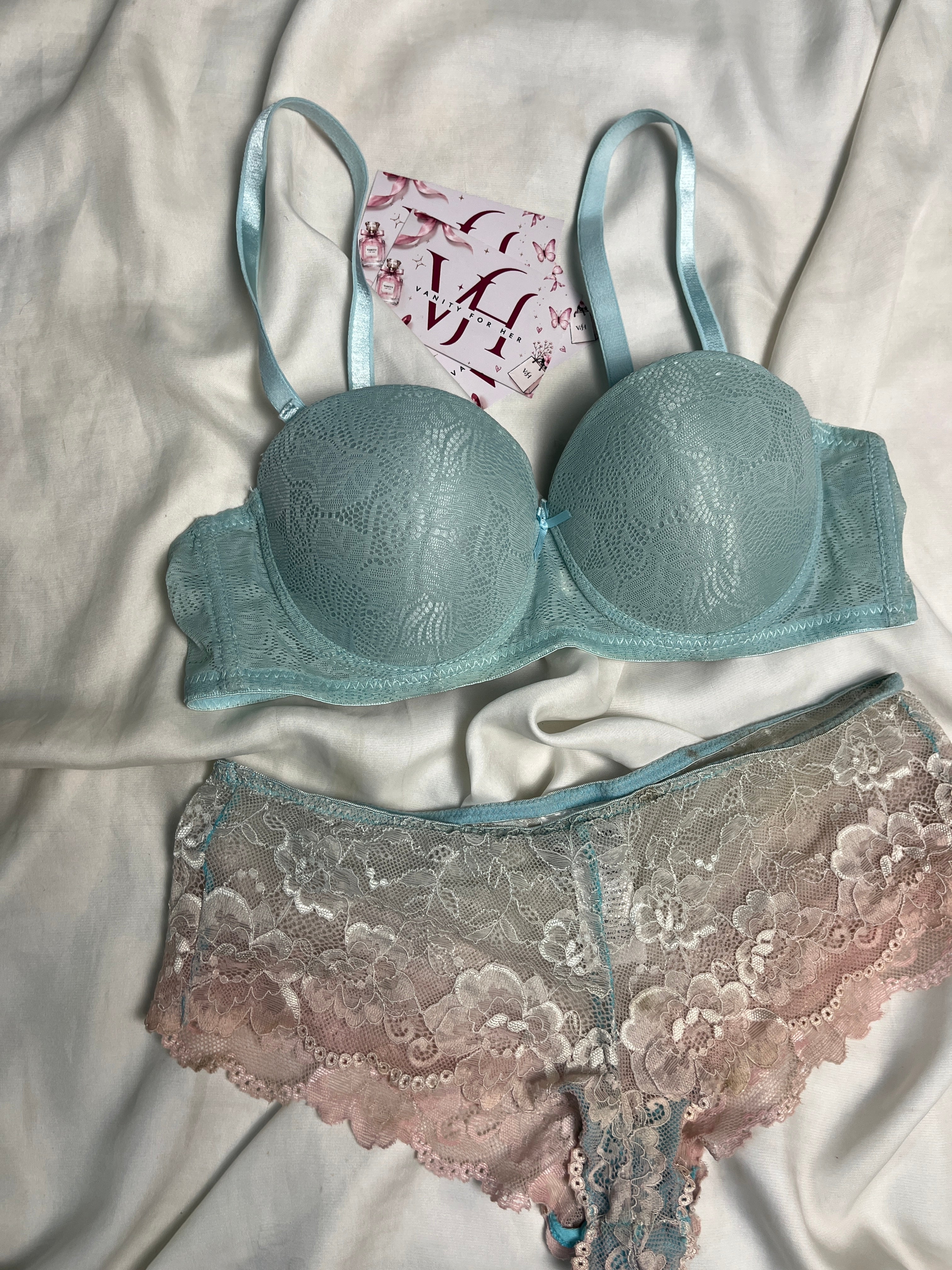 Cute floral pair size : 34B with medium panty