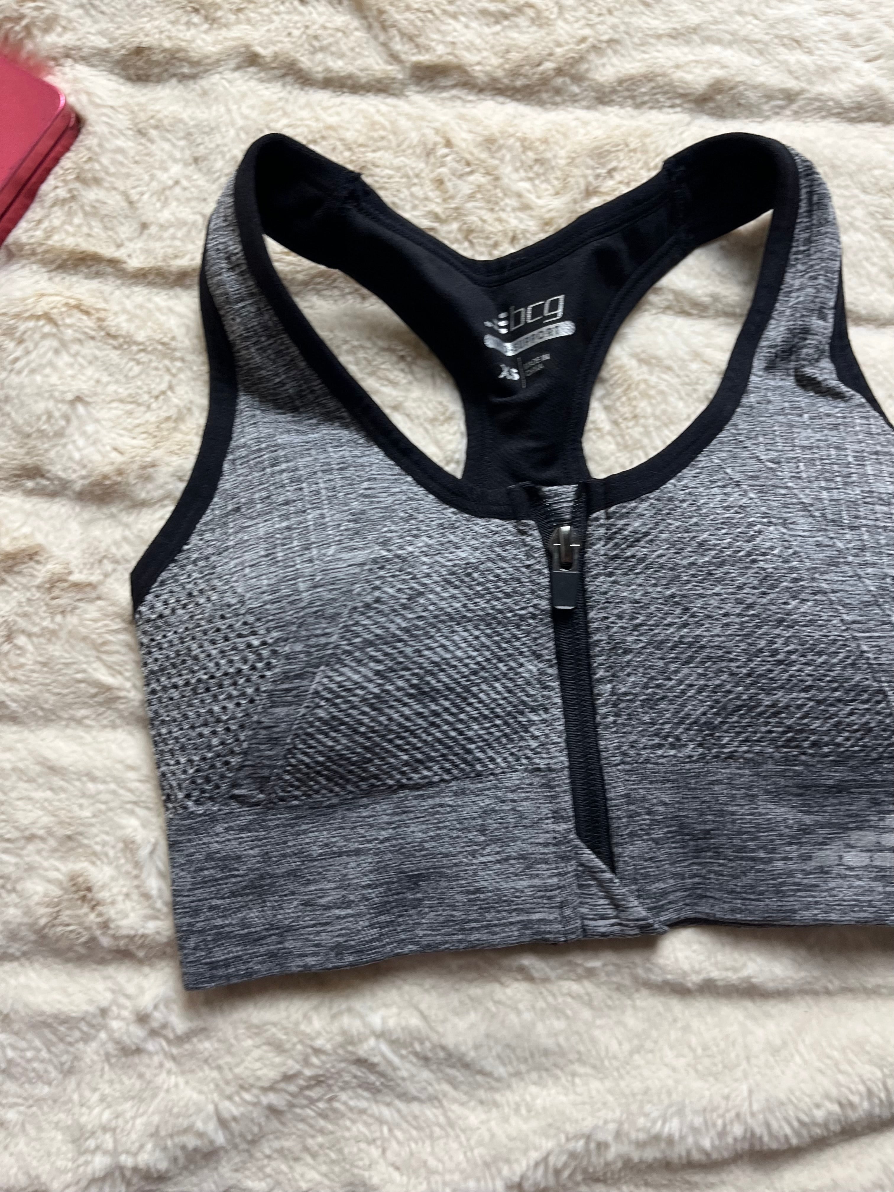 Victoria front open zip small sports bra