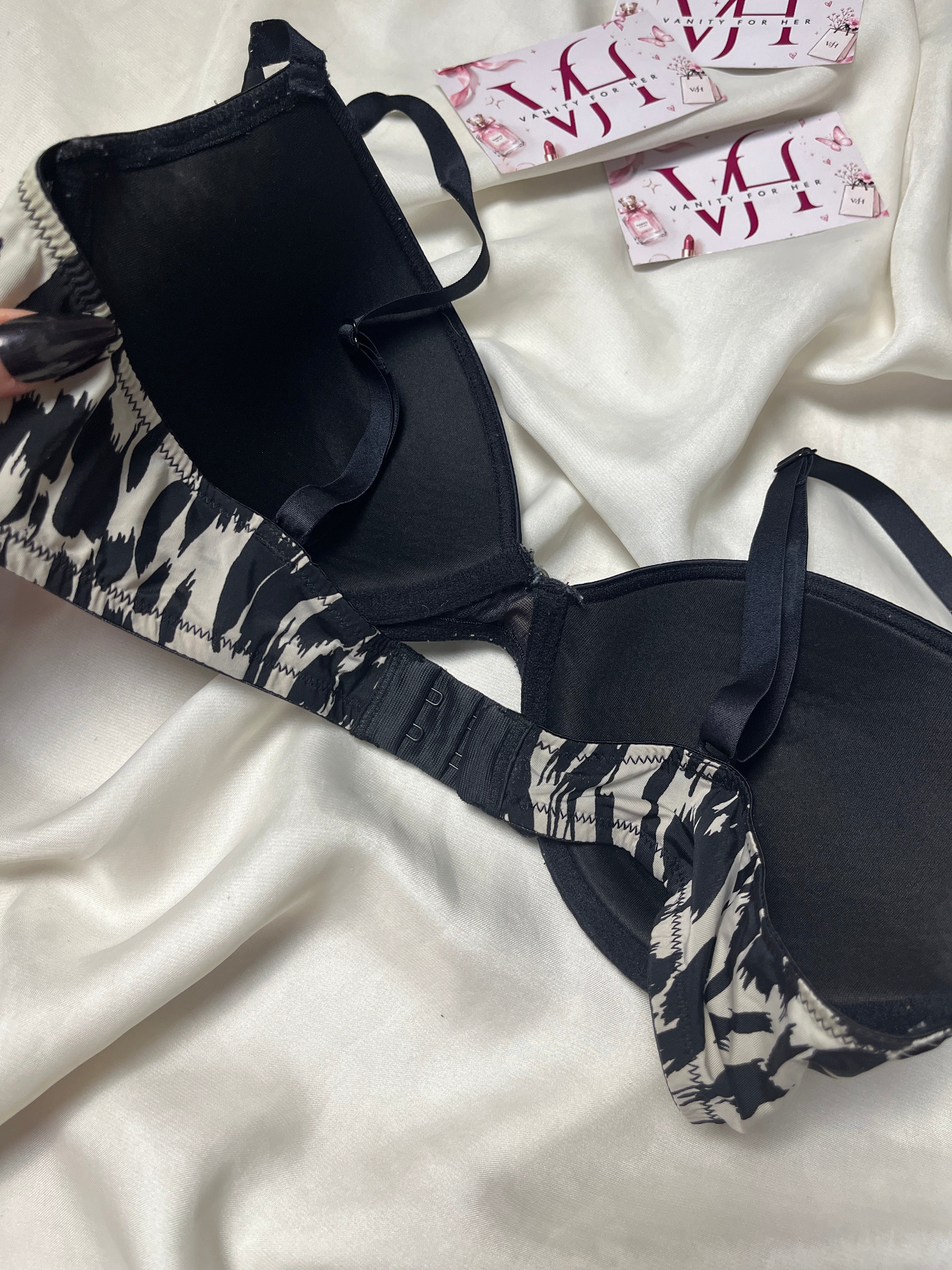Triumph tshirt bra size : 34B
