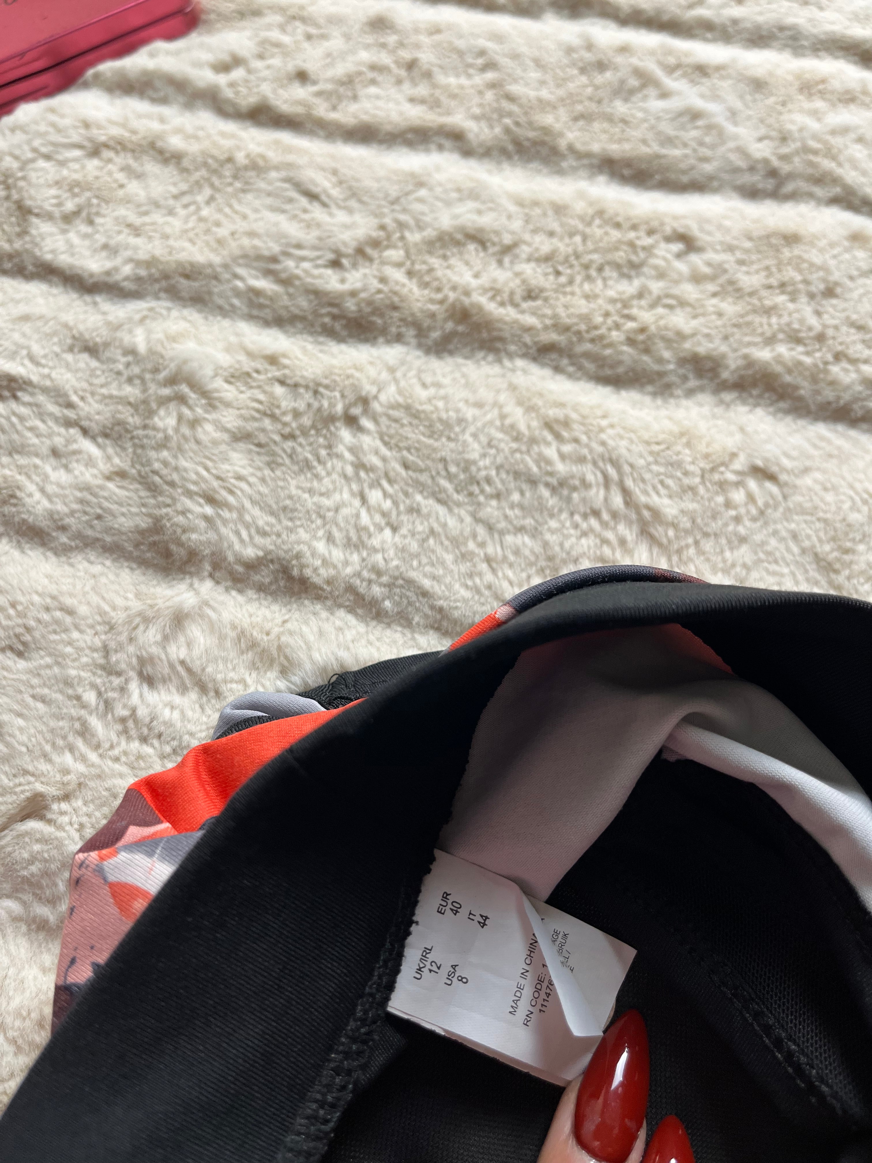 Nike Removeable pads Medium sports bra