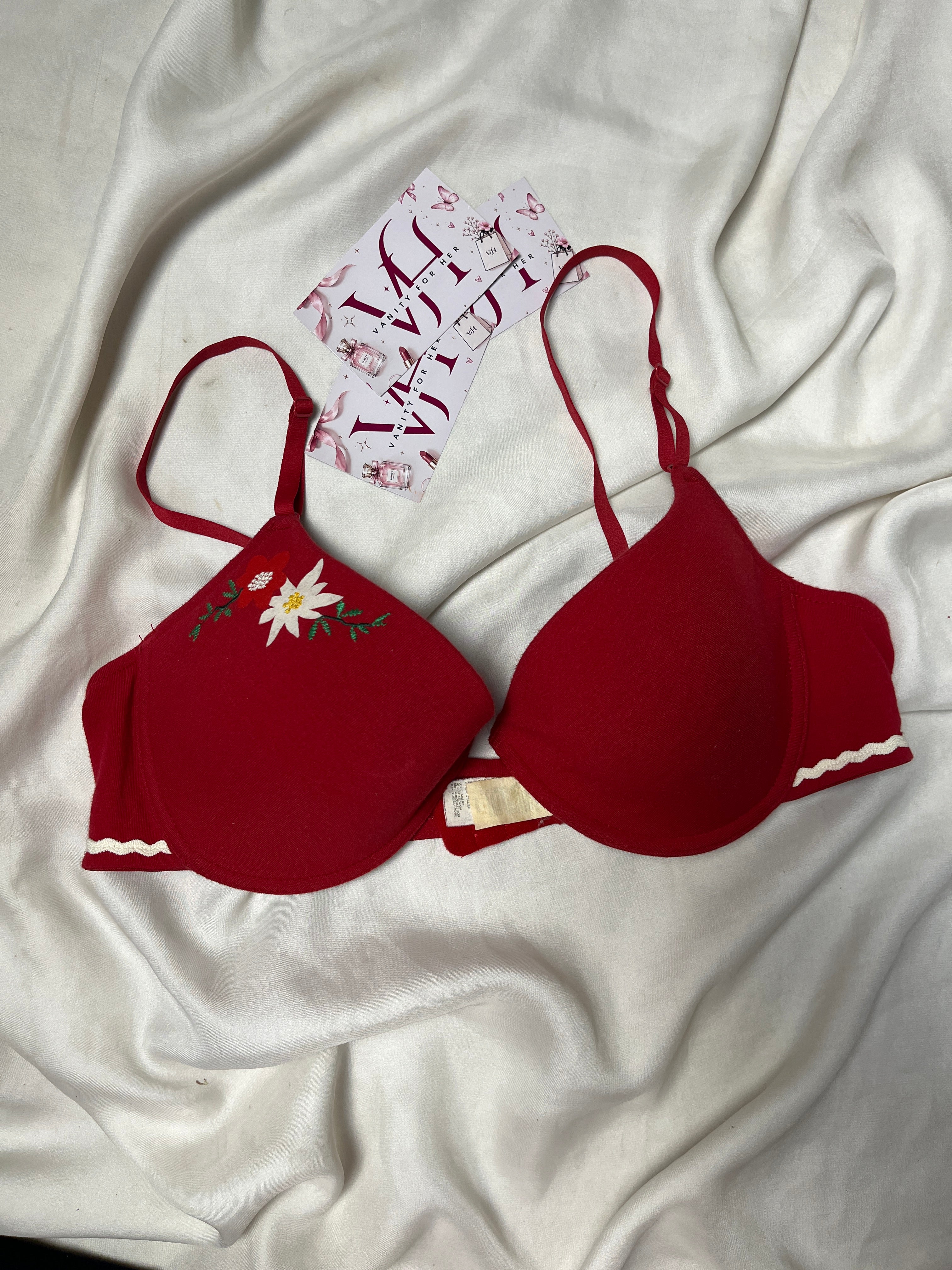 Womens secret tshirt 38B bra